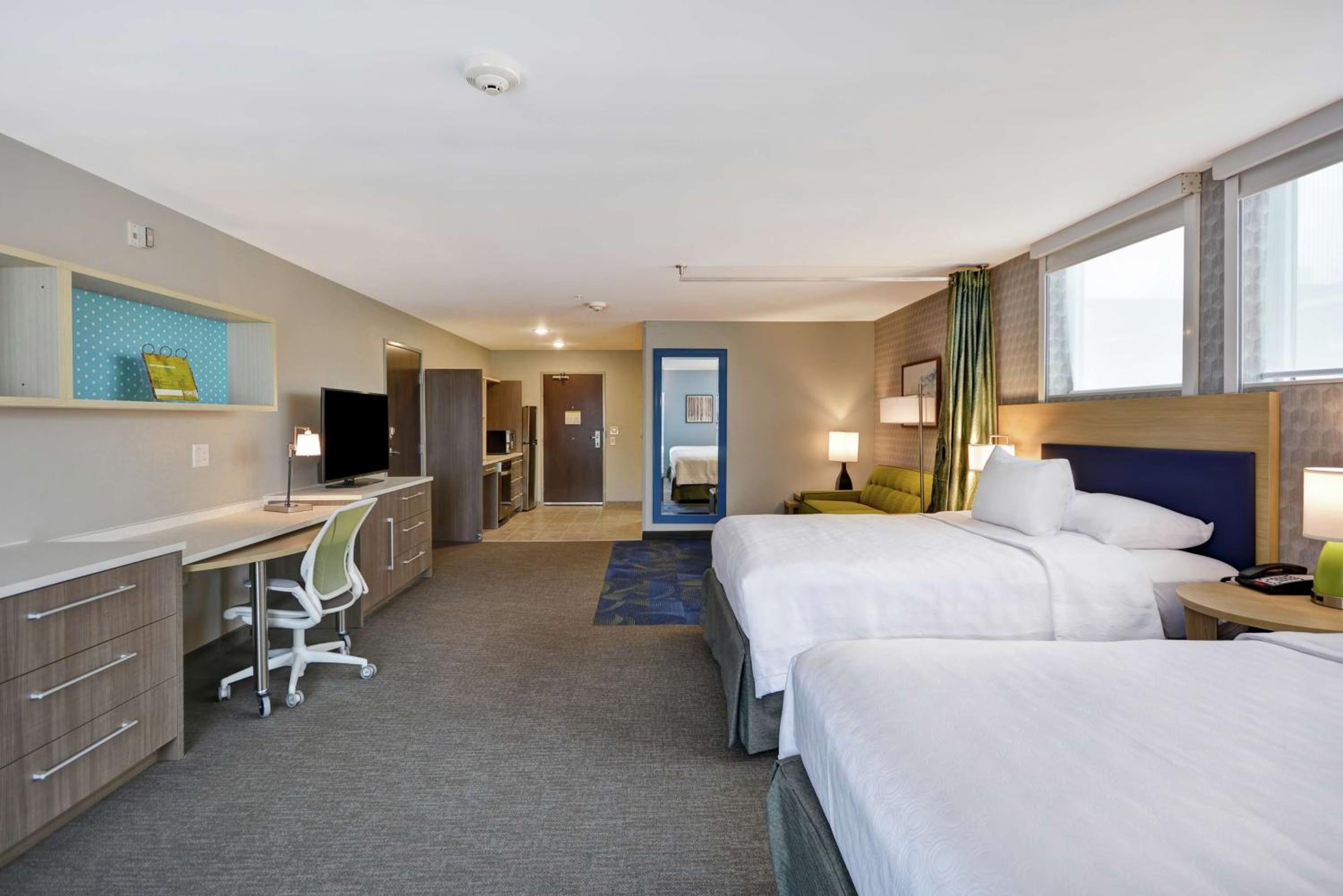 Queen Studio with Two Queen Beds - Mobility Access/Non-Smoking - Photo 5