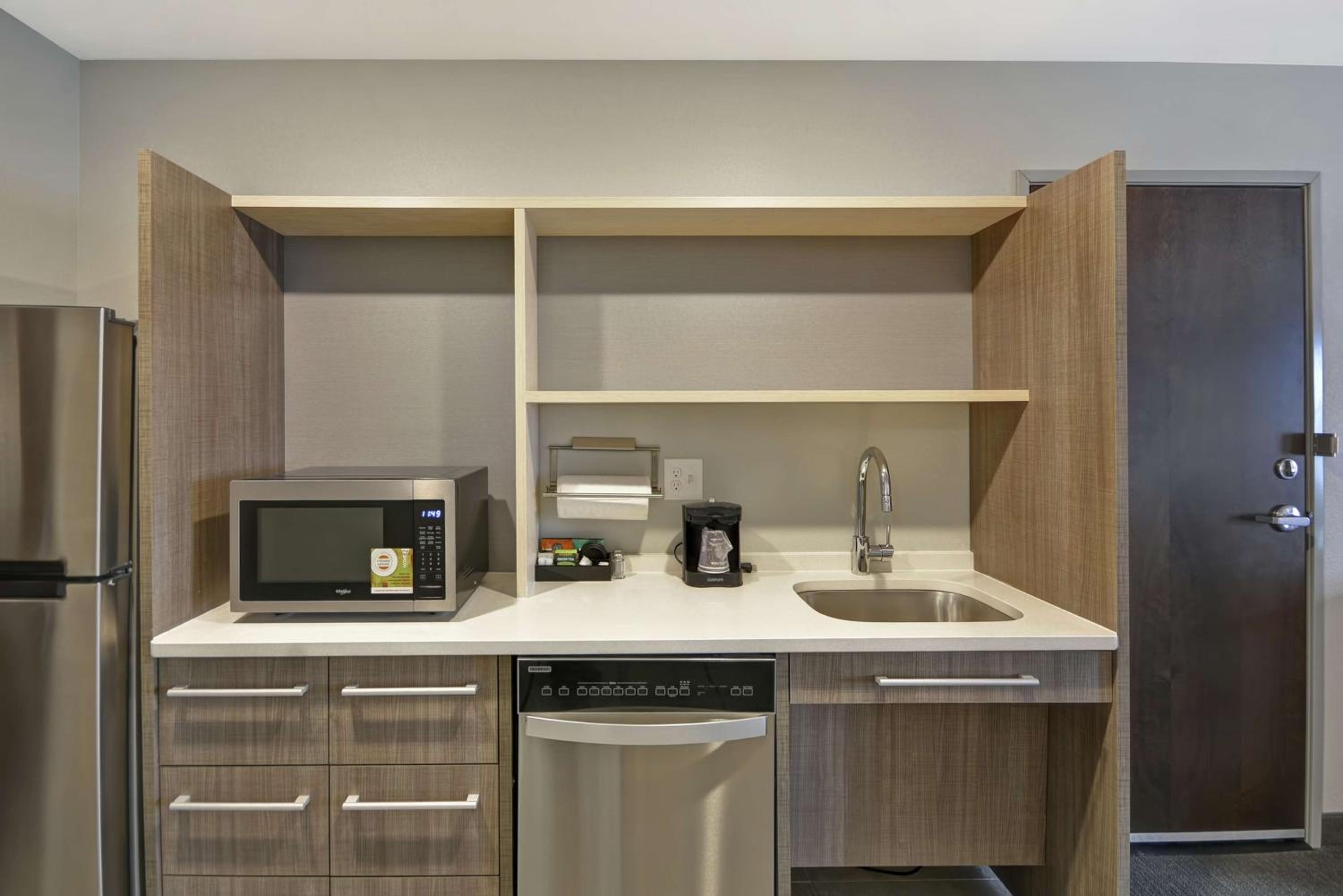 King Studio Suite - Mobility Access/Non-Smoking - Photo 2