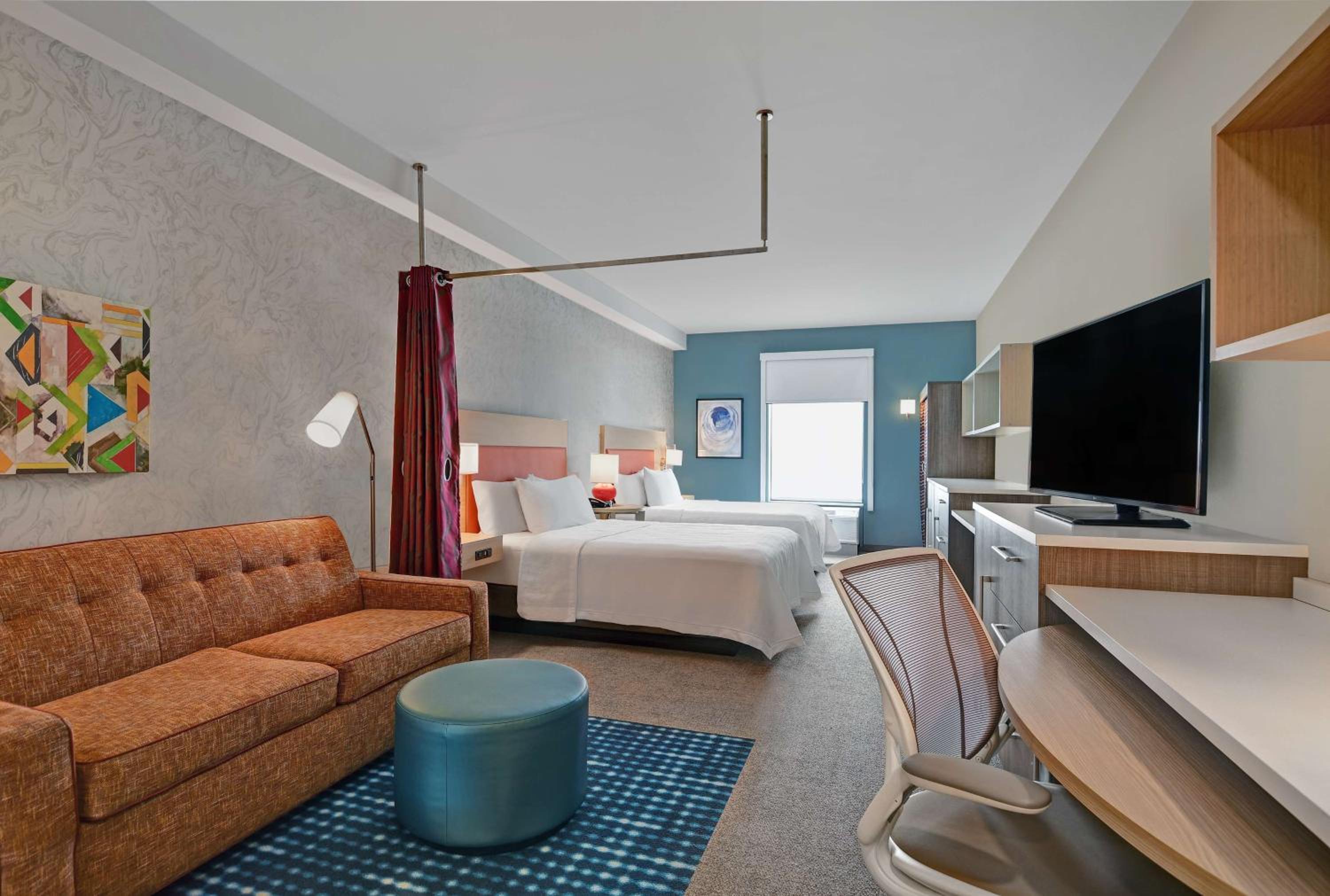 Queen Studio with Two Queen Beds - Mobility and Hearing Access/Non-Smoking photo 3