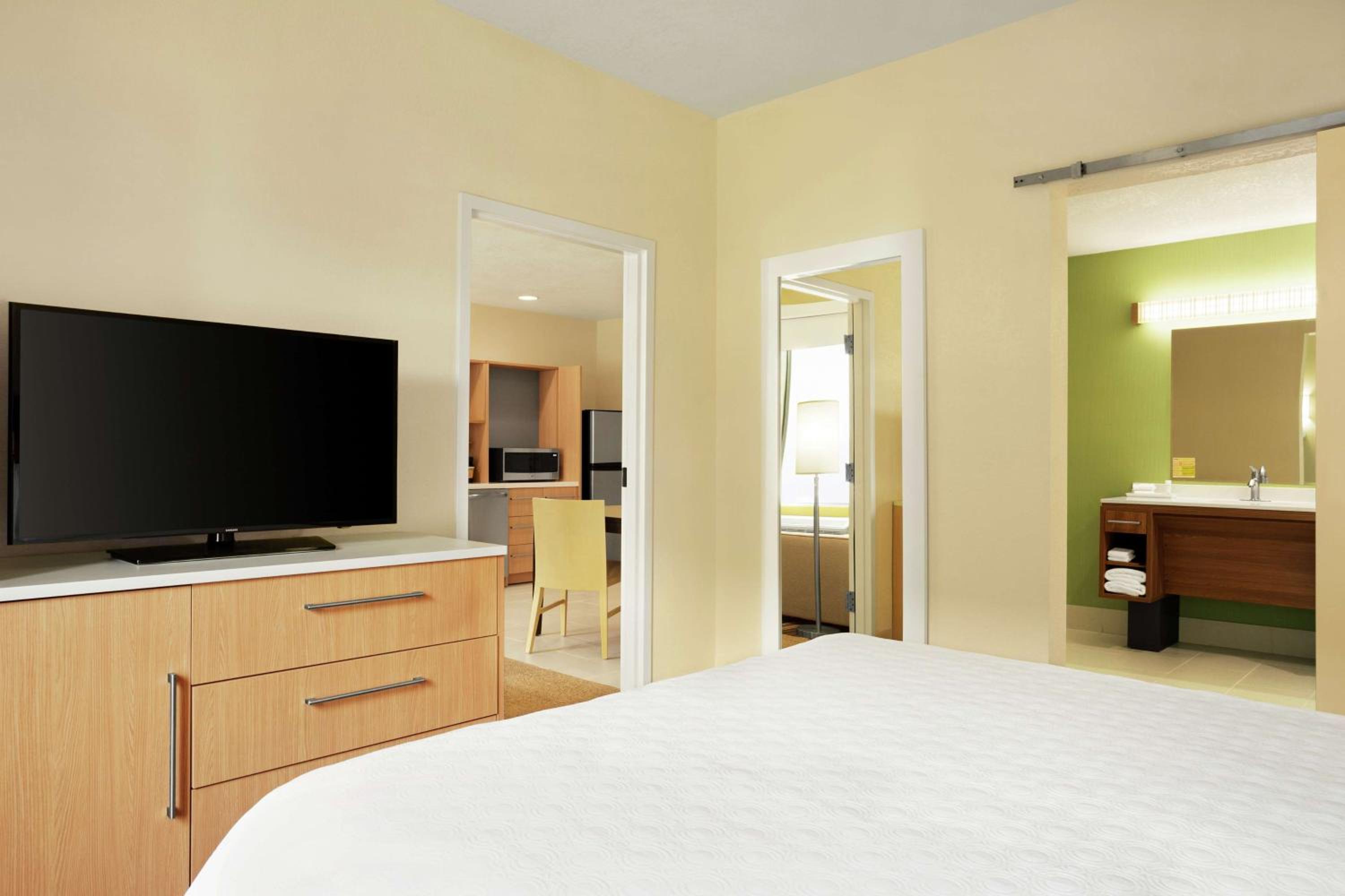 Queen Suite - Mobility Access photo 3
