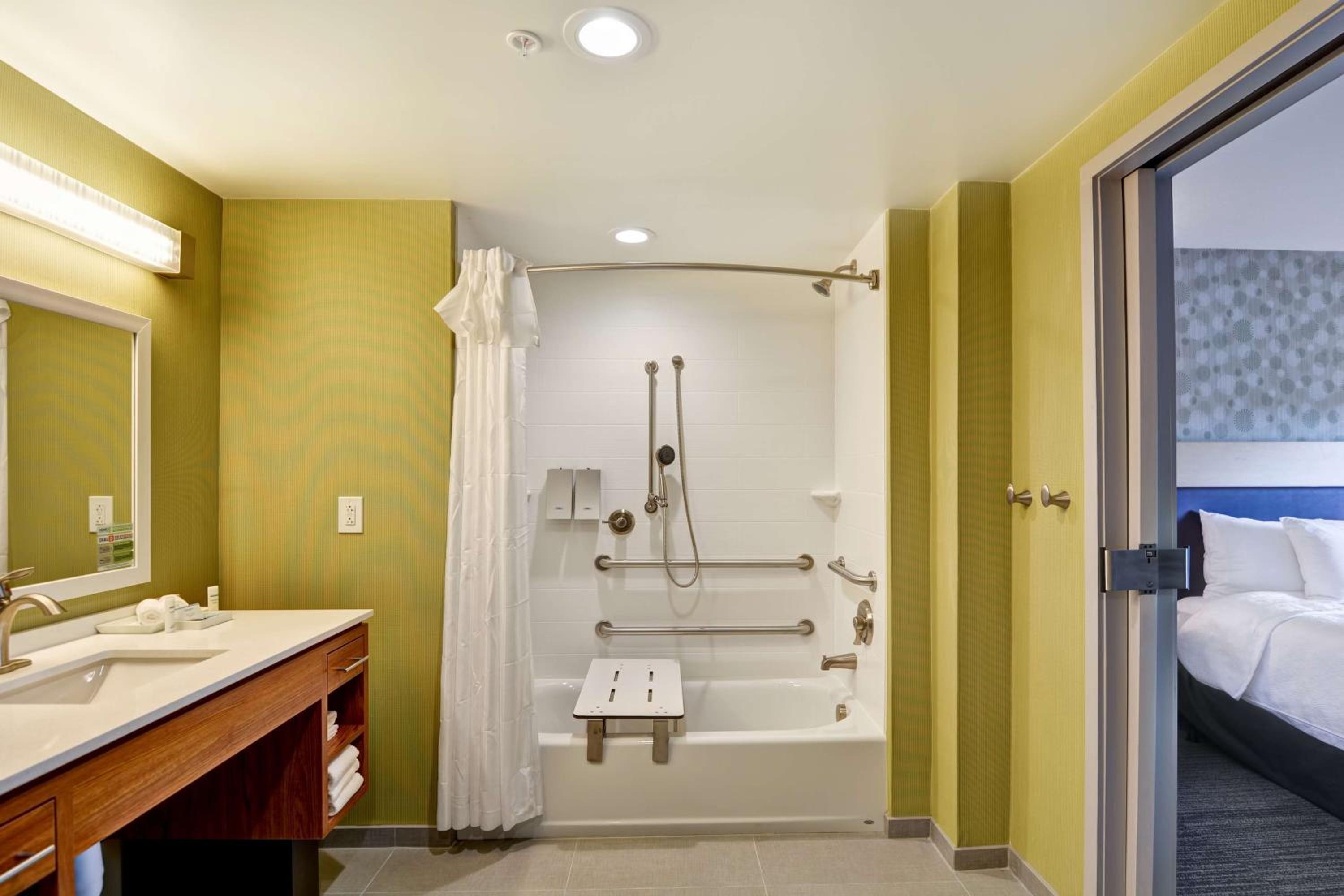 King Studio Suite - Hearing Access/Non-Smoking photo 2