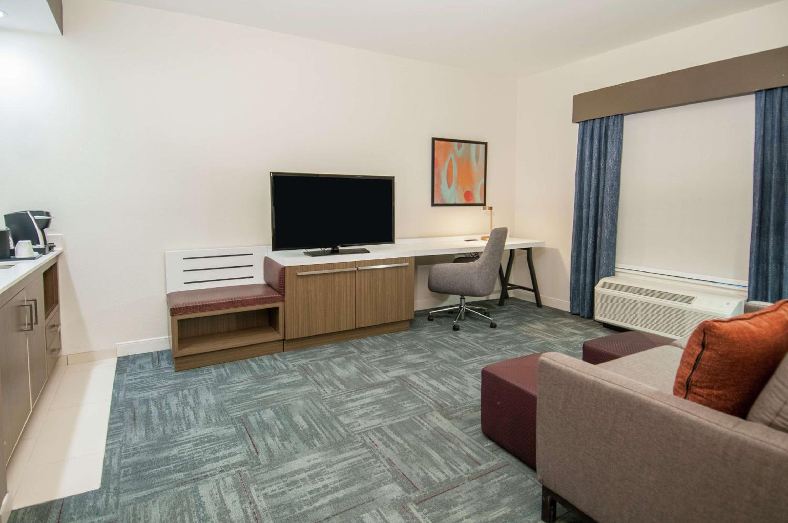 One-Bedroom King Suite