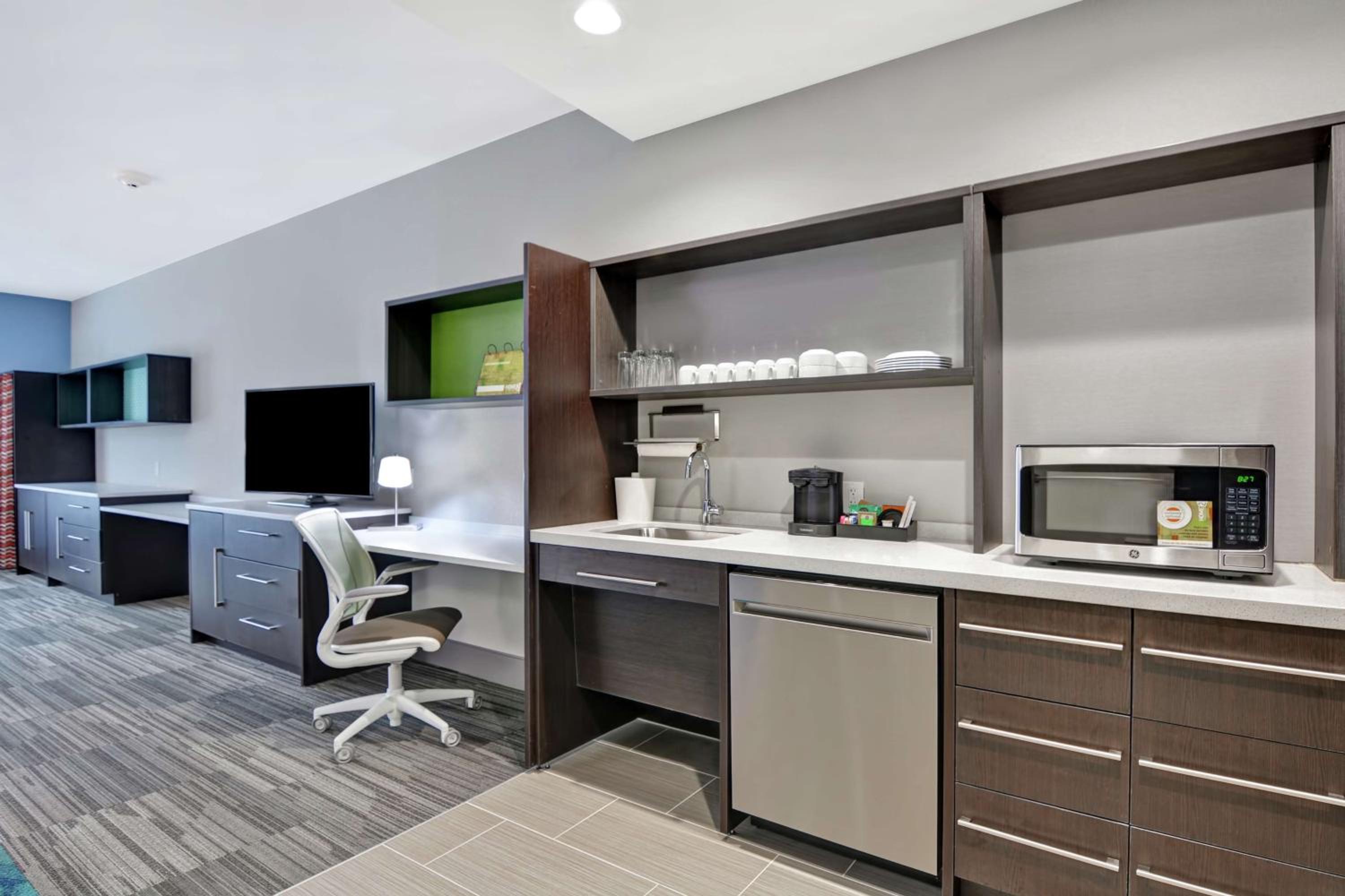 King Studio Suite - Mobility Access/Non-Smoking - Photo 2