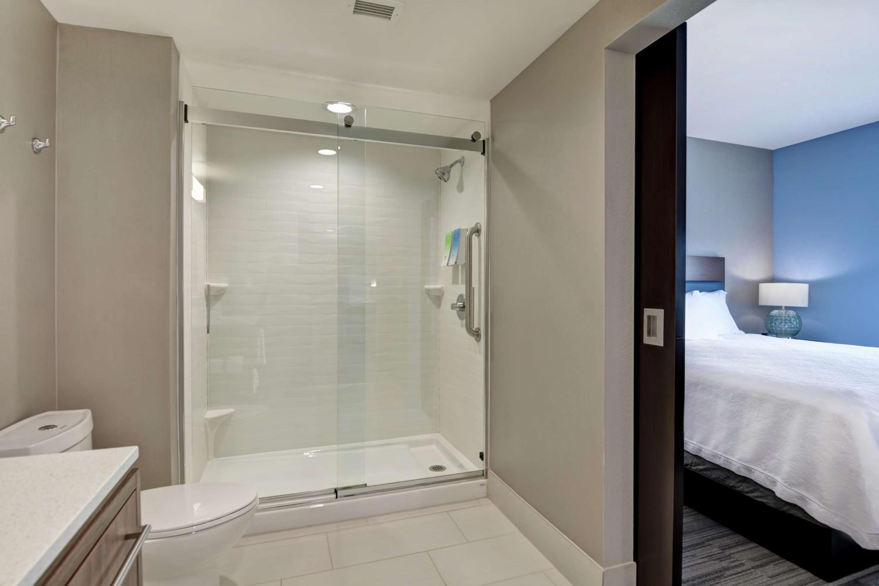 One-Bedroom King Suite - Non-Smoking - Photo 4