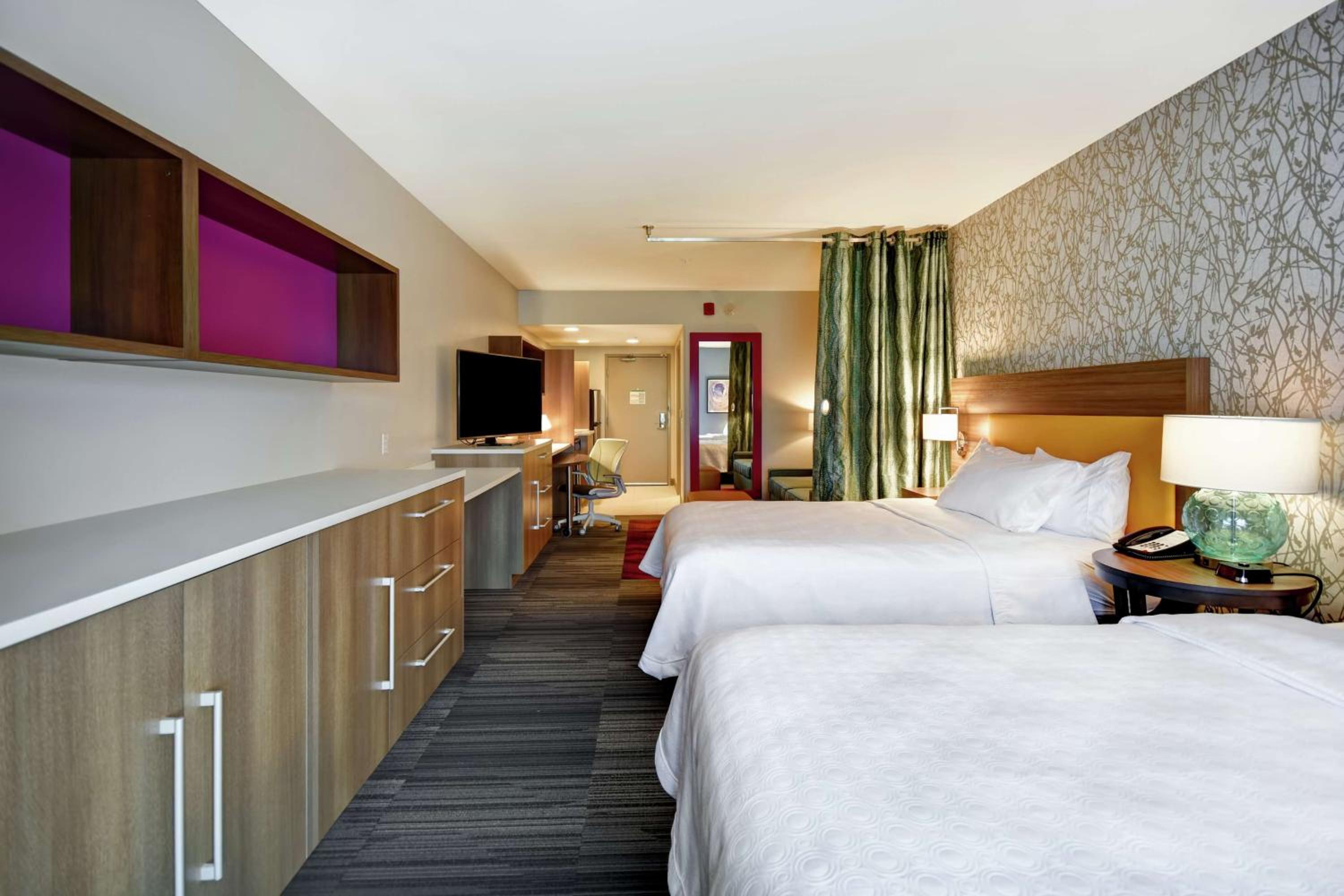 Queen Studio with Two Queen Beds - Non-Smoking photo 1