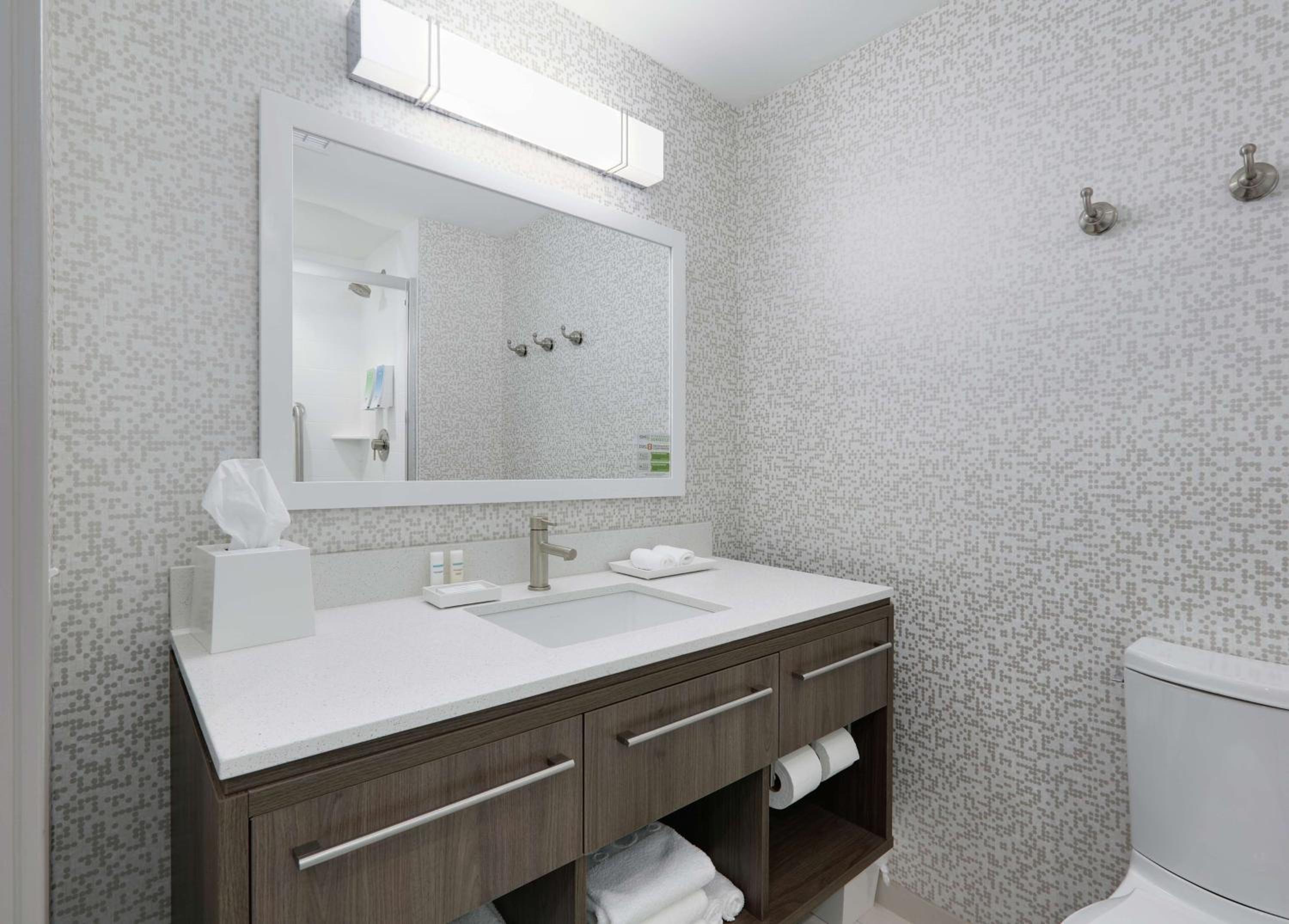 King Studio Suite - Non-Smoking - Photo 2