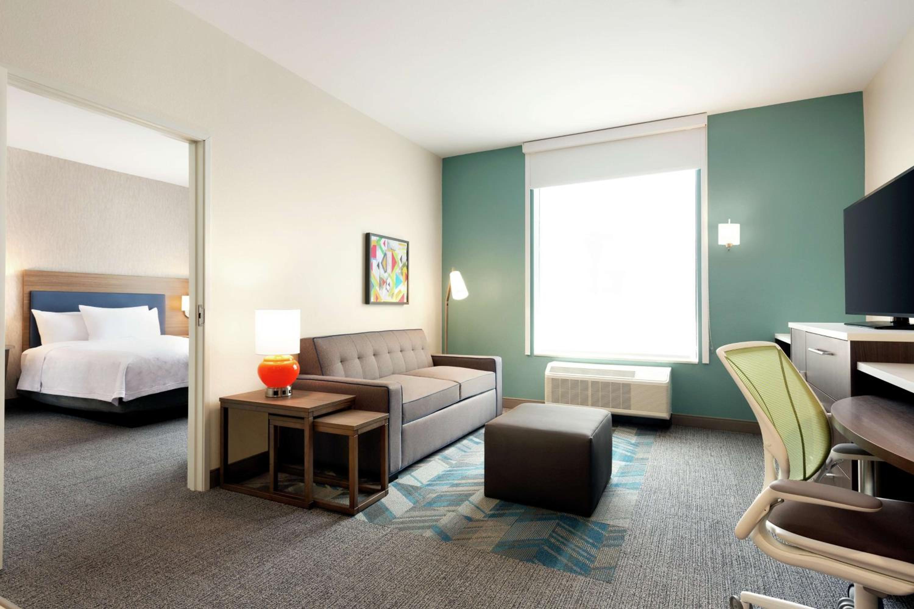 One-Bedroom Queen Suite - Non-Smoking photo 1