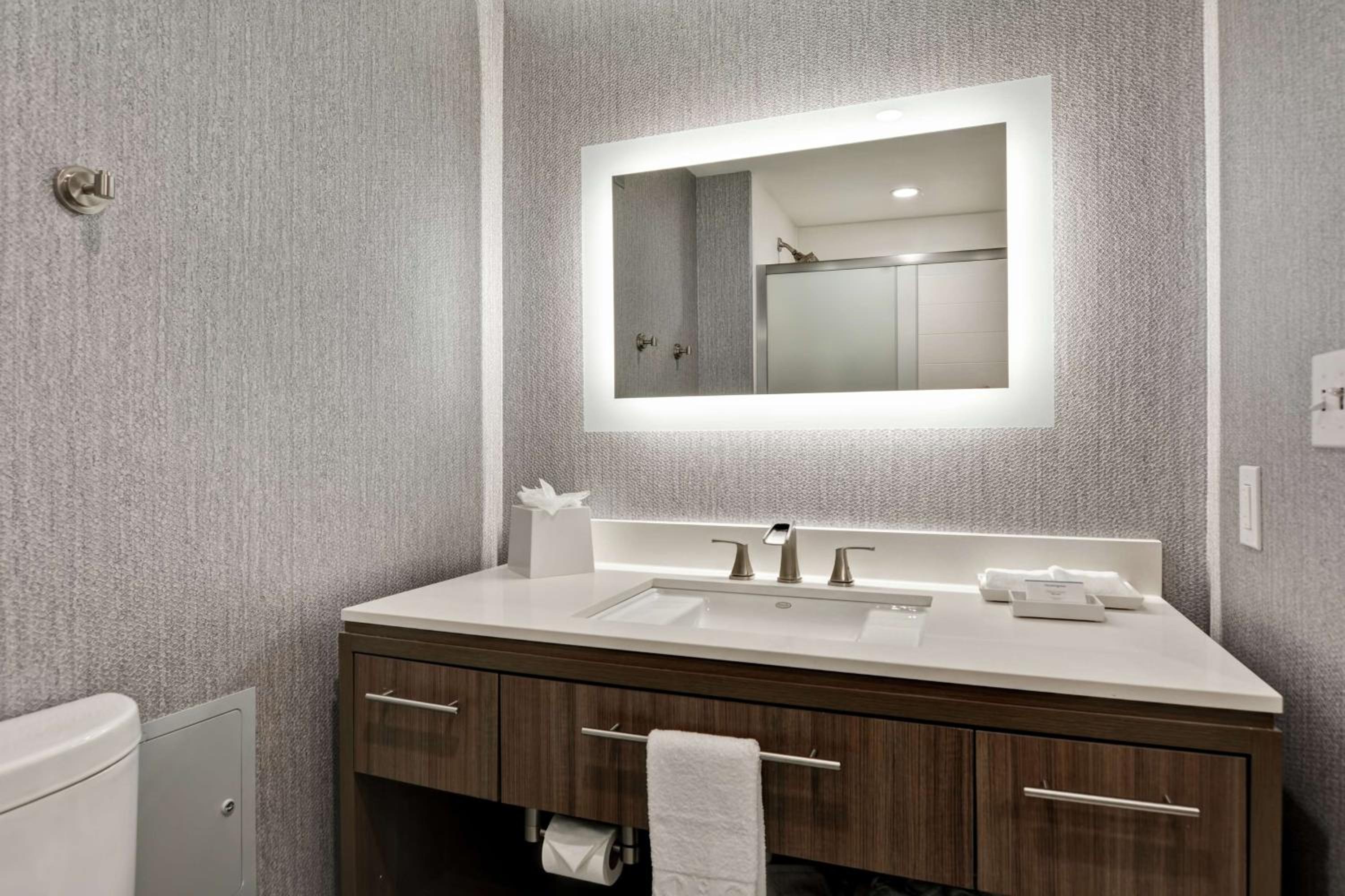 King Studio Suite - Non-Smoking - Photo 6