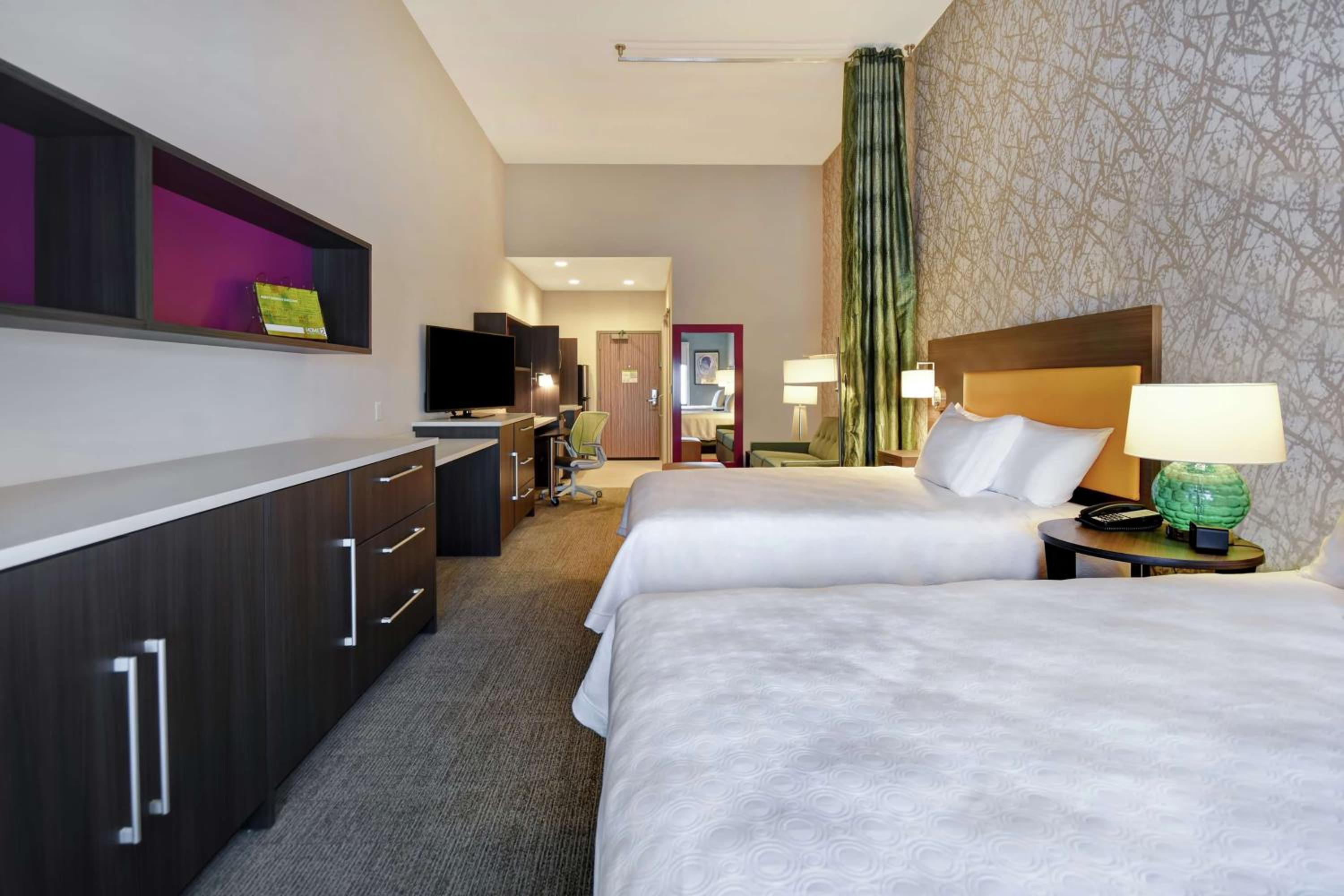 Queen Studio with Two Queen Beds - Non-Smoking