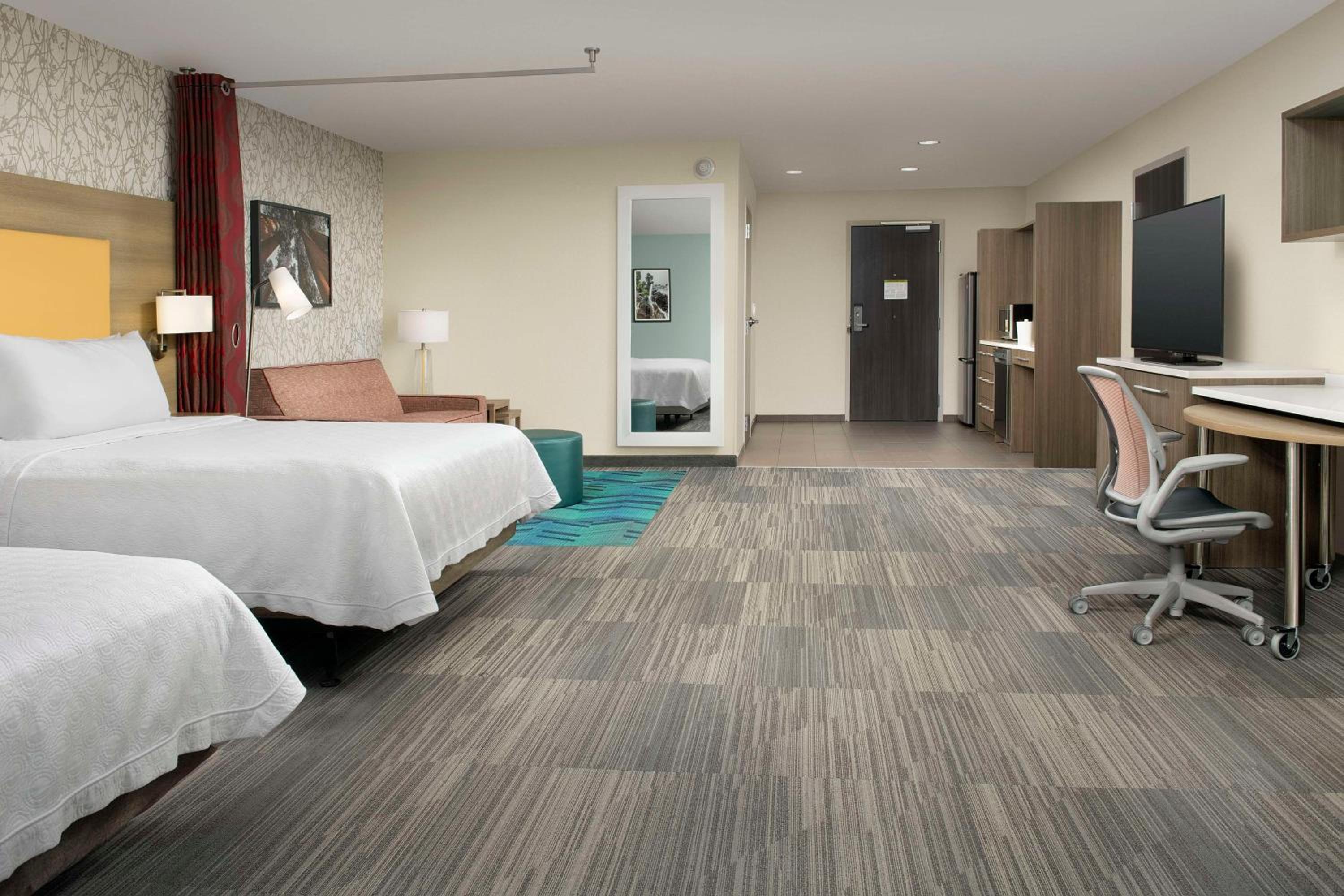 Queen Studio with Two Queen Beds - Mobility Access/Non-Smoking - Photo 1