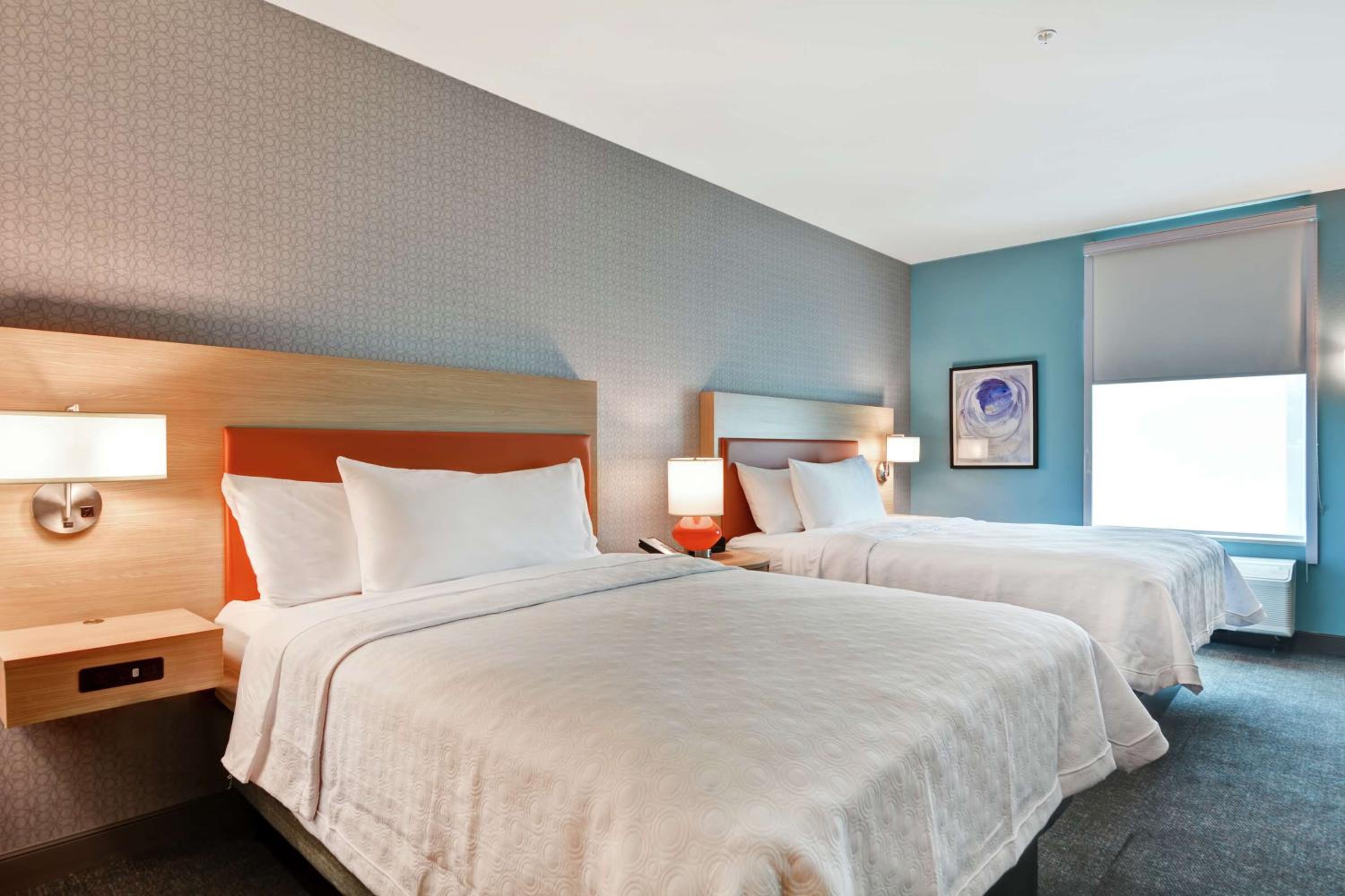 Queen Studio with Two Queen Beds - Non-Smoking - Photo 1