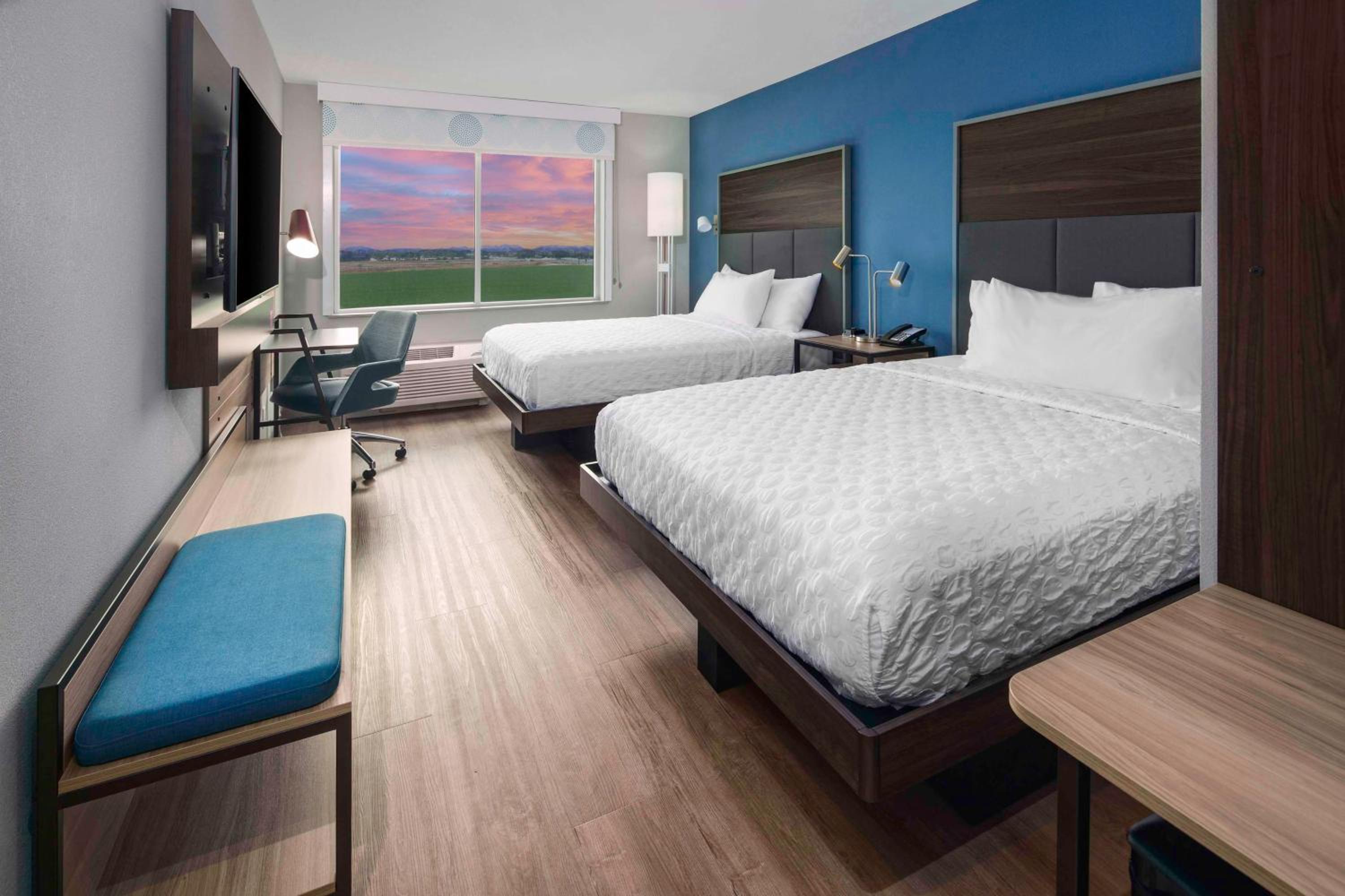 Queen Room with Two Queen Beds - Photo 1