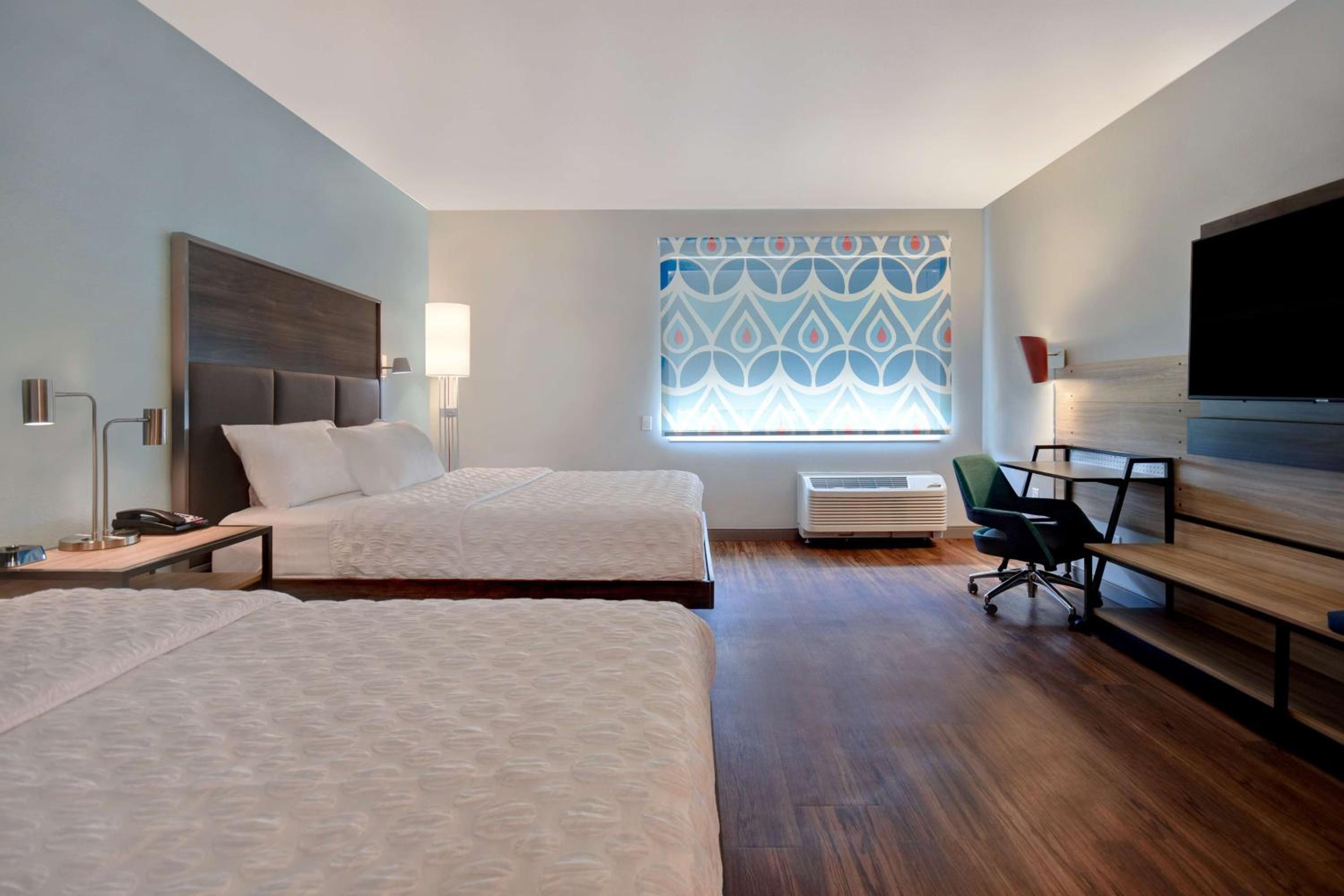 Queen Room with Two Queen Beds - Mobility Access - Photo 5