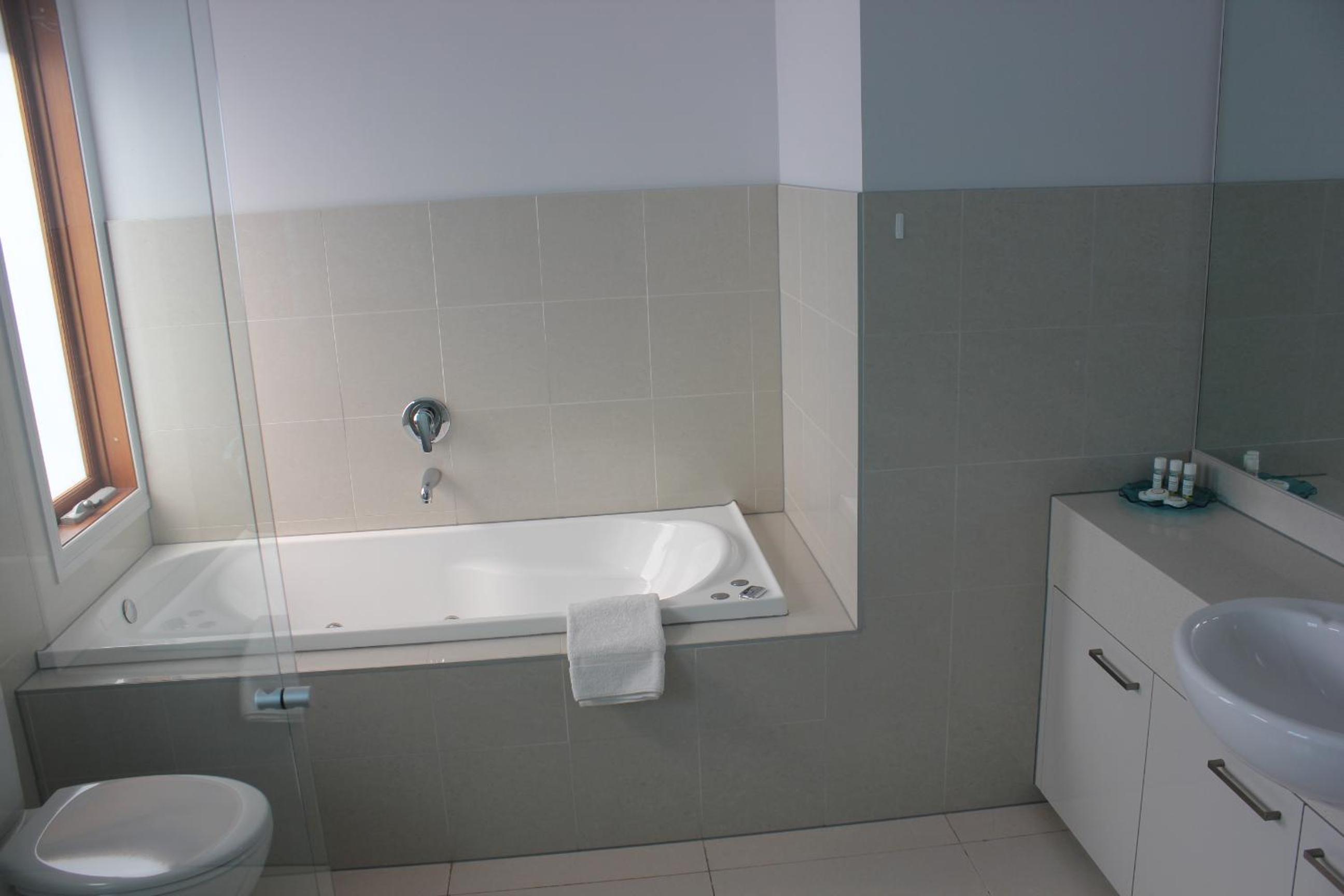 Three-Bedroom Apartment photo 3