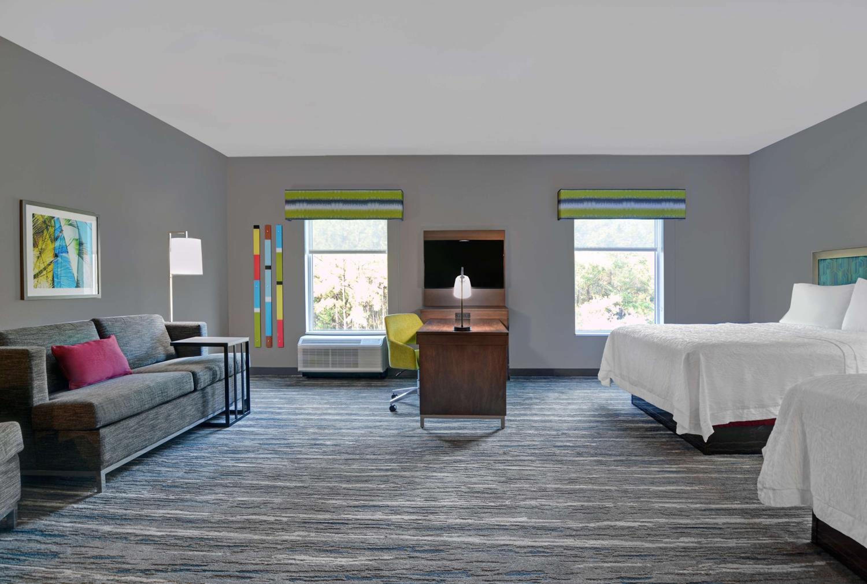 Queen Studio Suite with Two Queen Beds - Non-Smoking - Photo 6