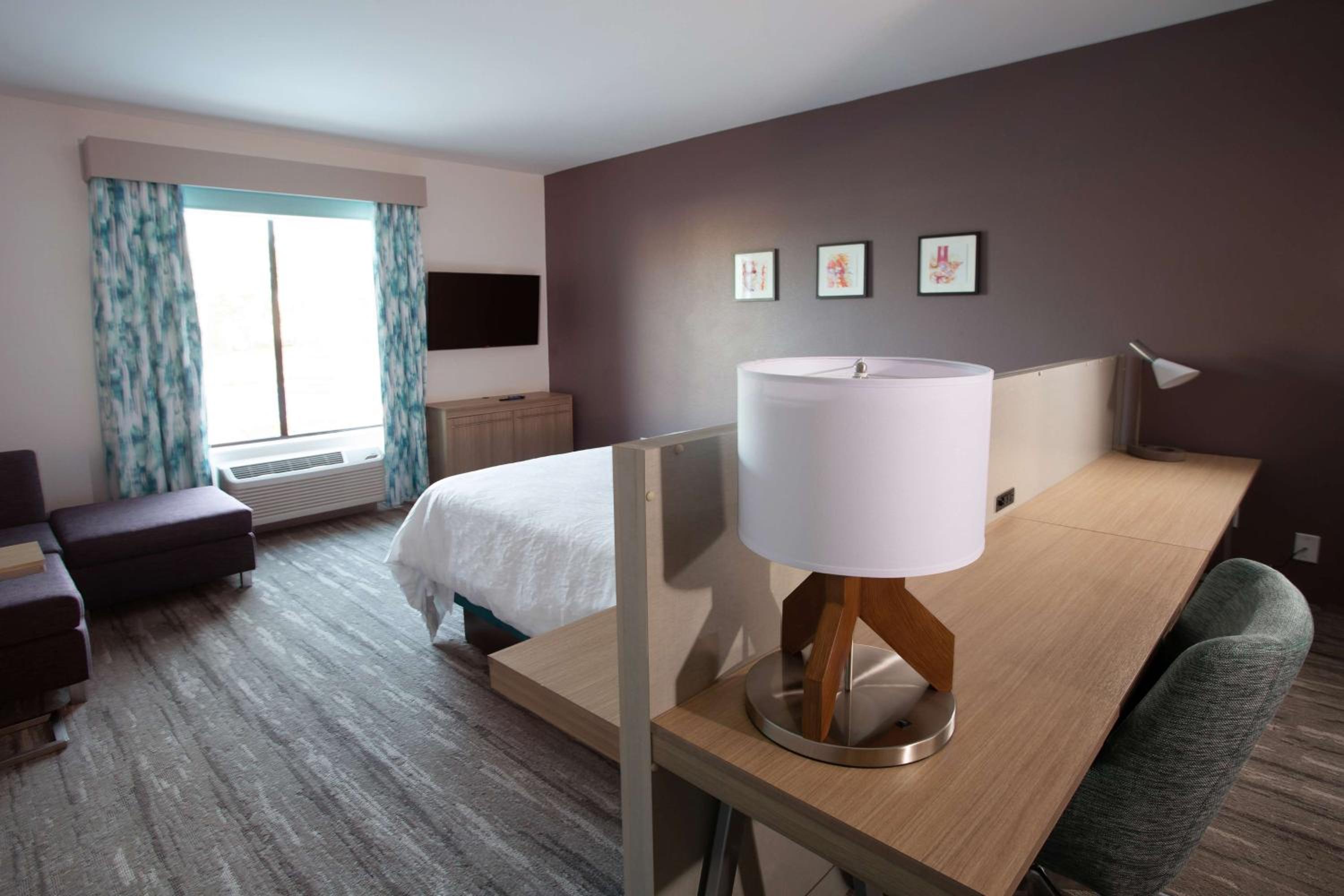 Deluxe King Room - Photo 1