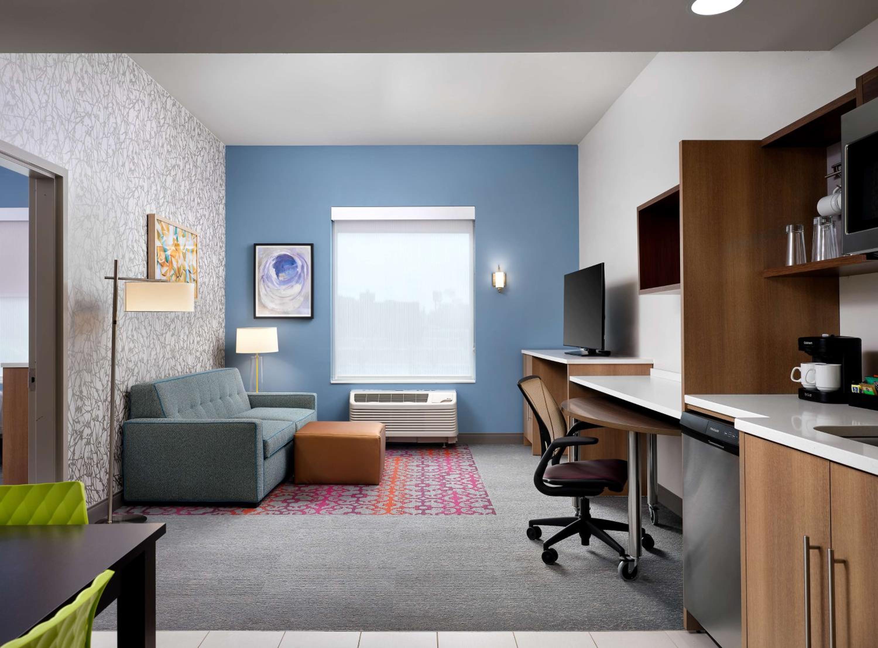 One-Bedroom King Suite - Non-Smoking - Photo 5