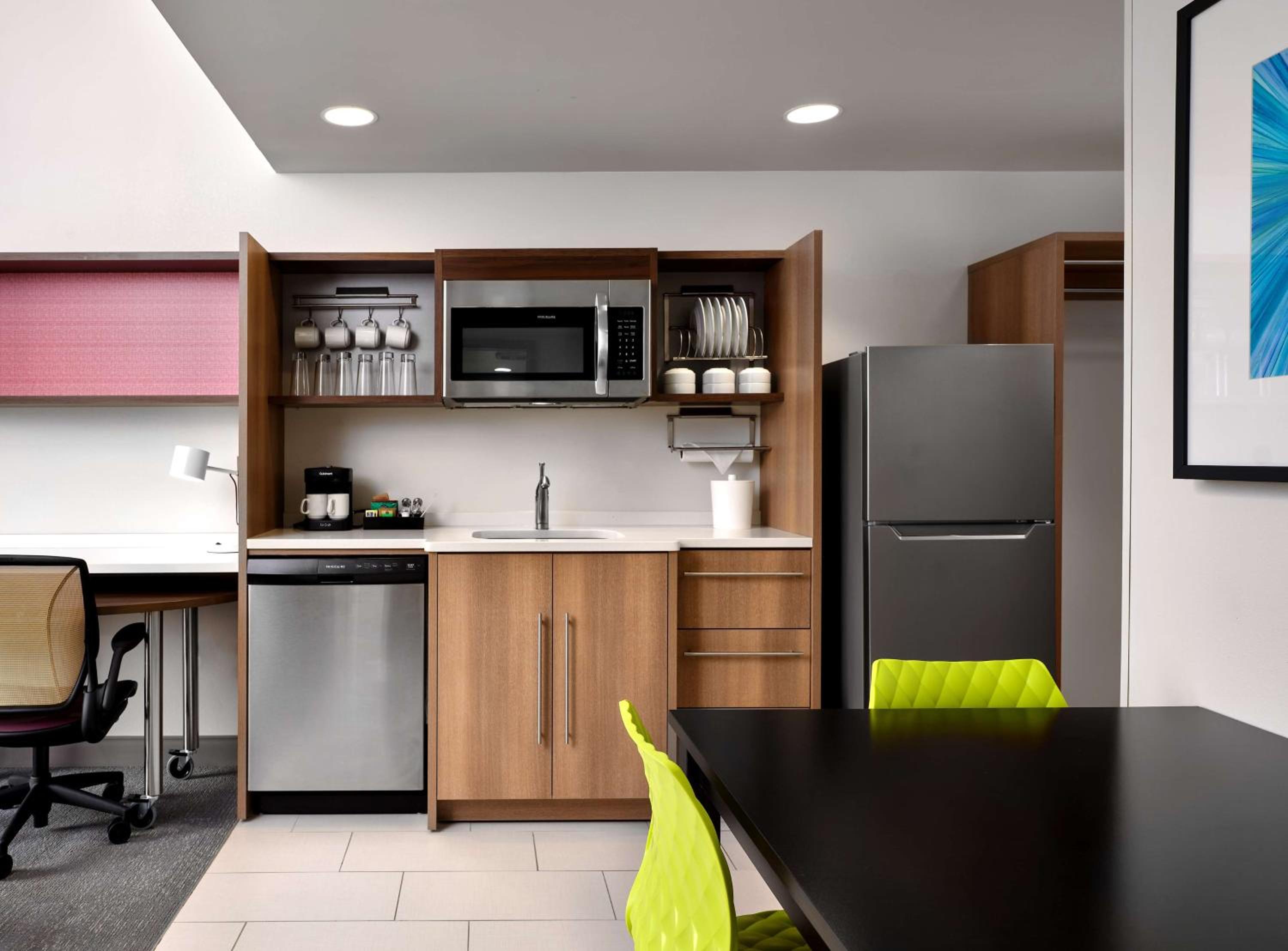 One-Bedroom King Suite - Non-Smoking - Photo 2