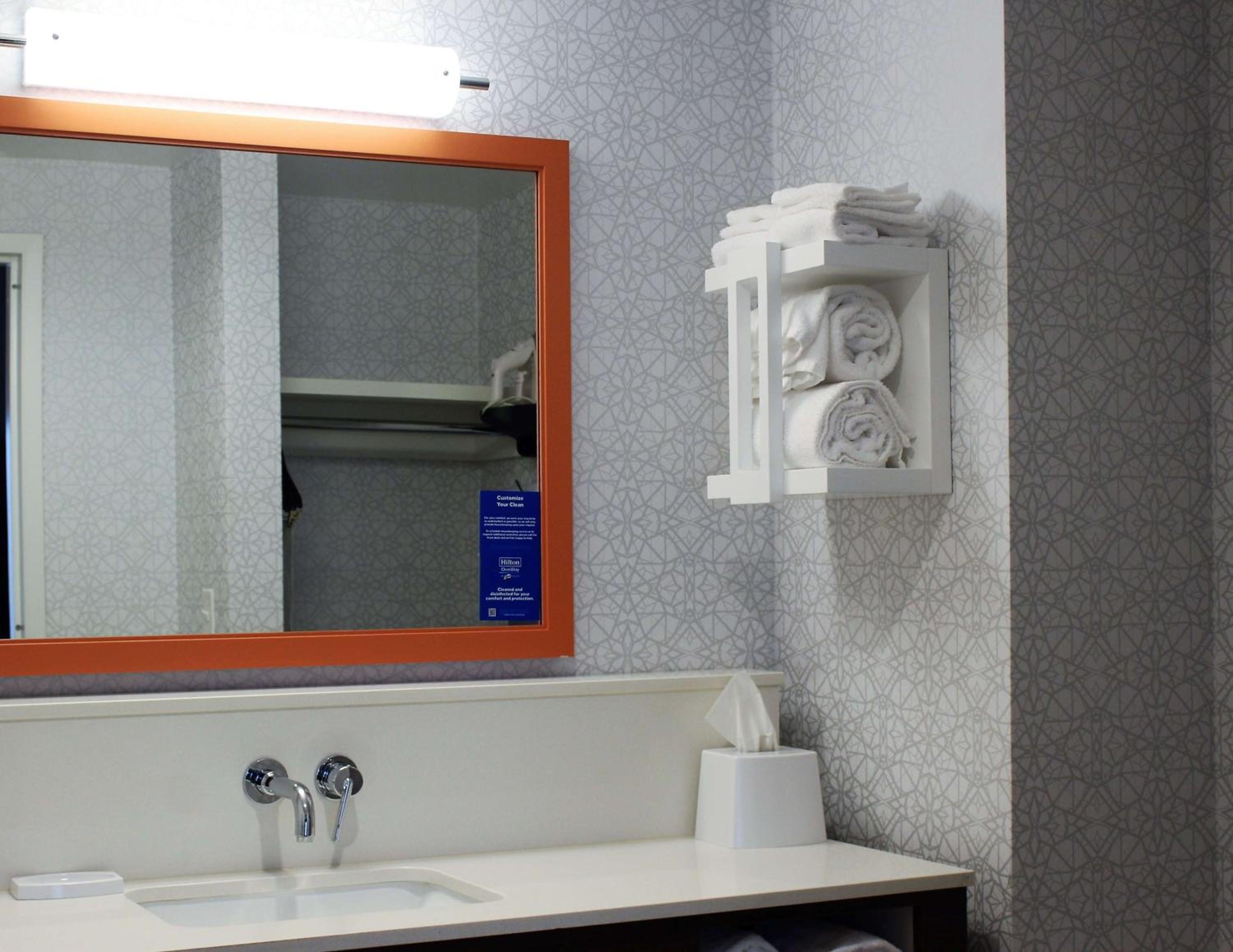 King Studio Suite - Non Smoking - Photo 11