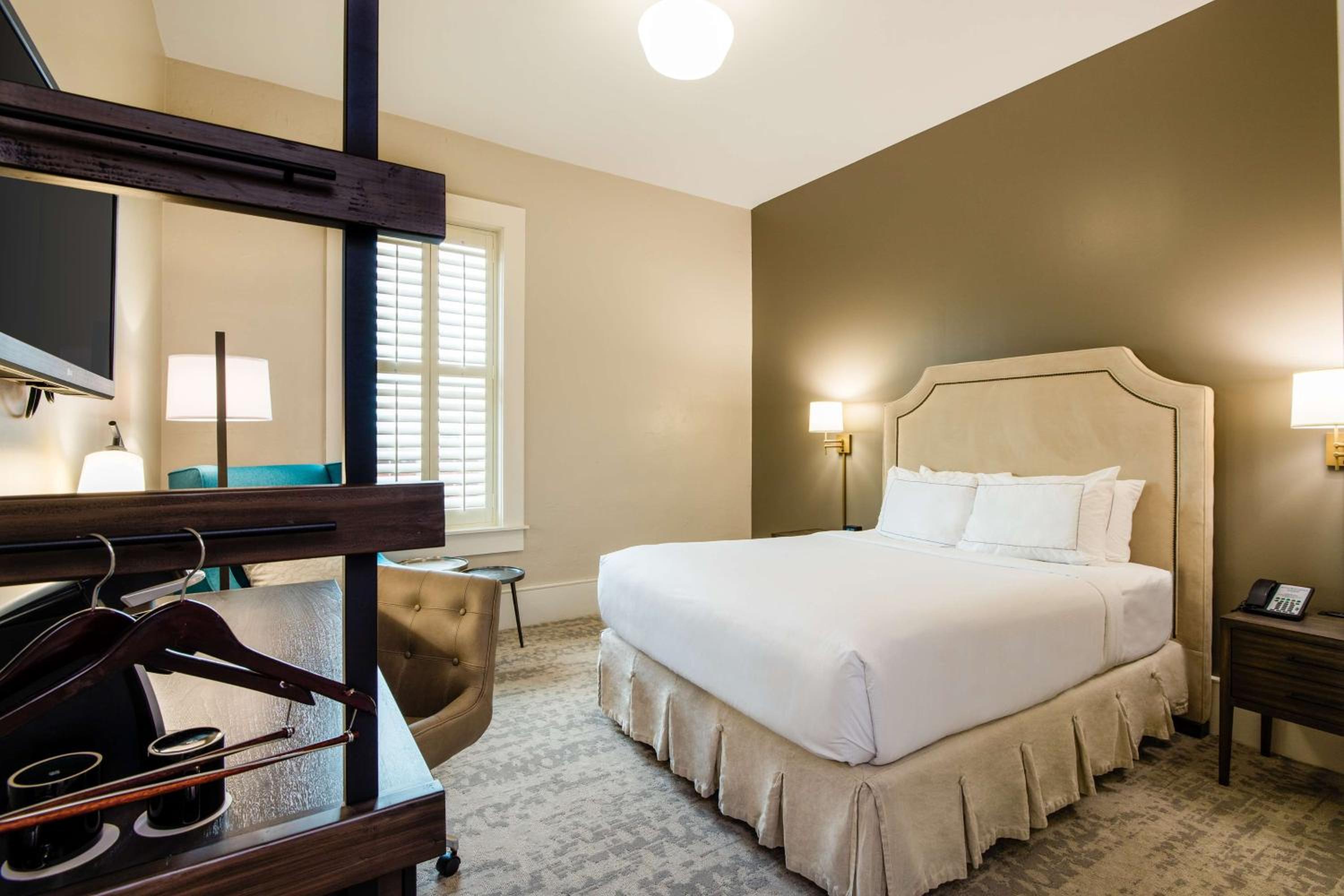 Queen Room - Photo 1