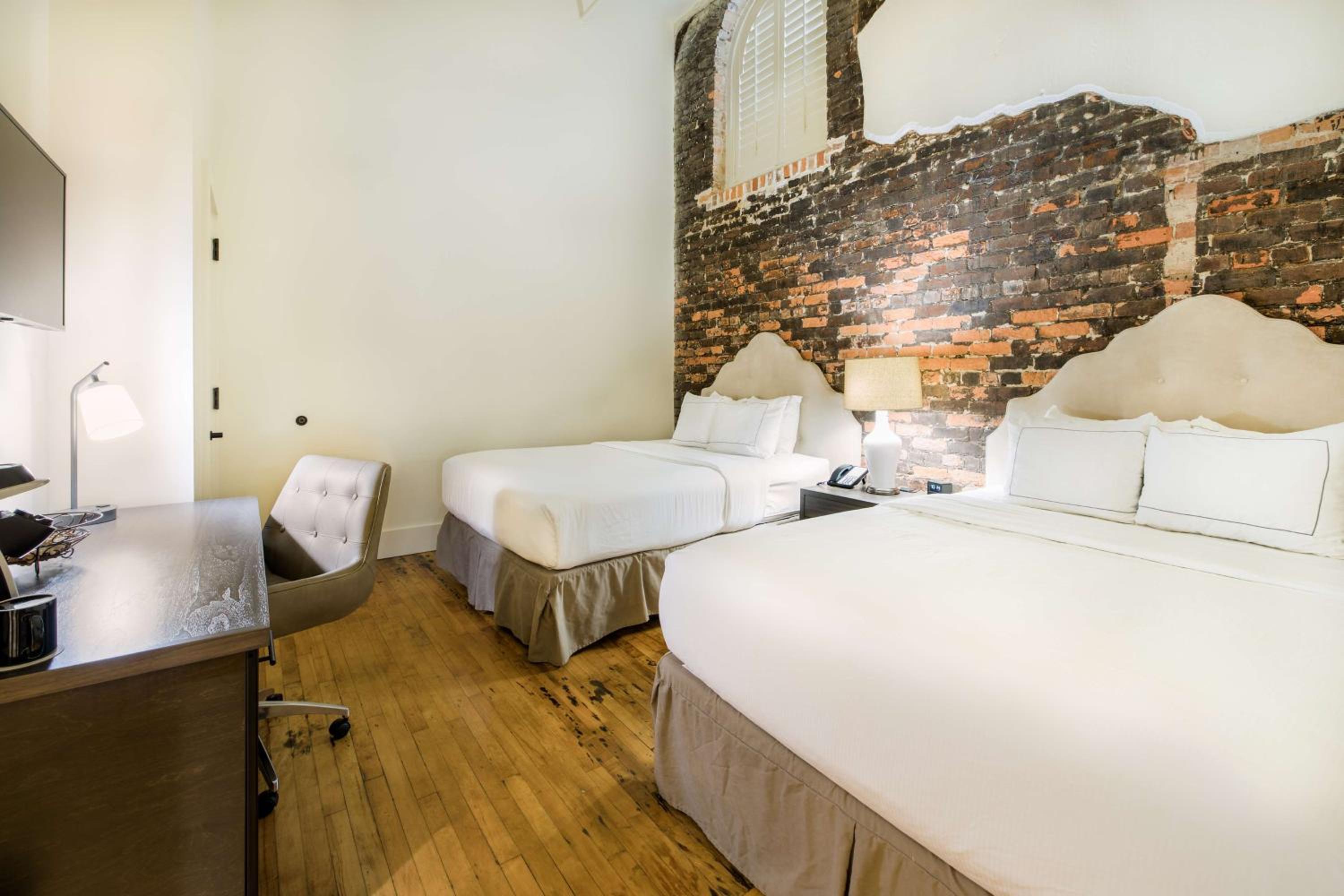 One-Bedroom Queen Suite with Two Queen Beds - Photo 1