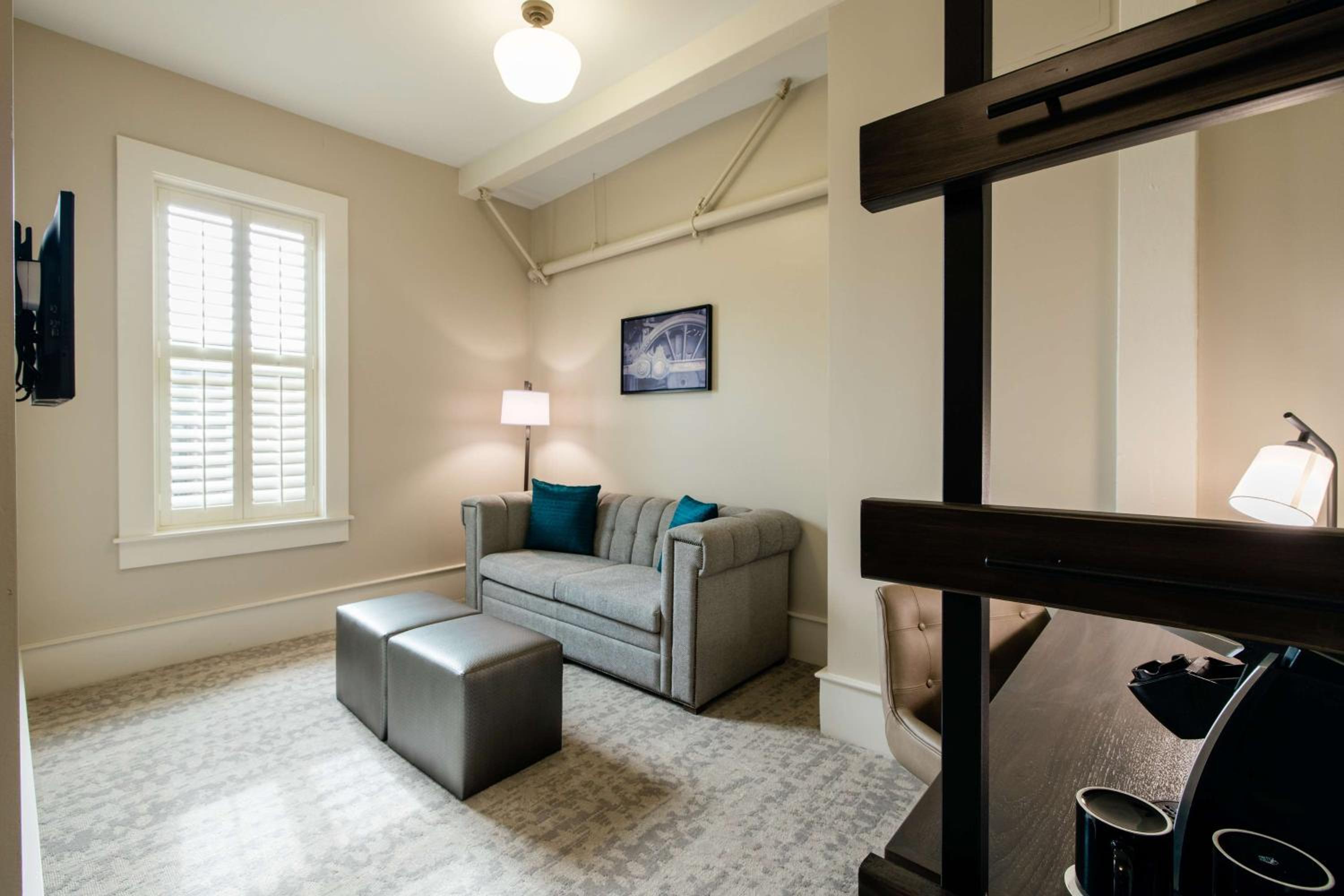 One-Bedroom King Suite - Photo 3