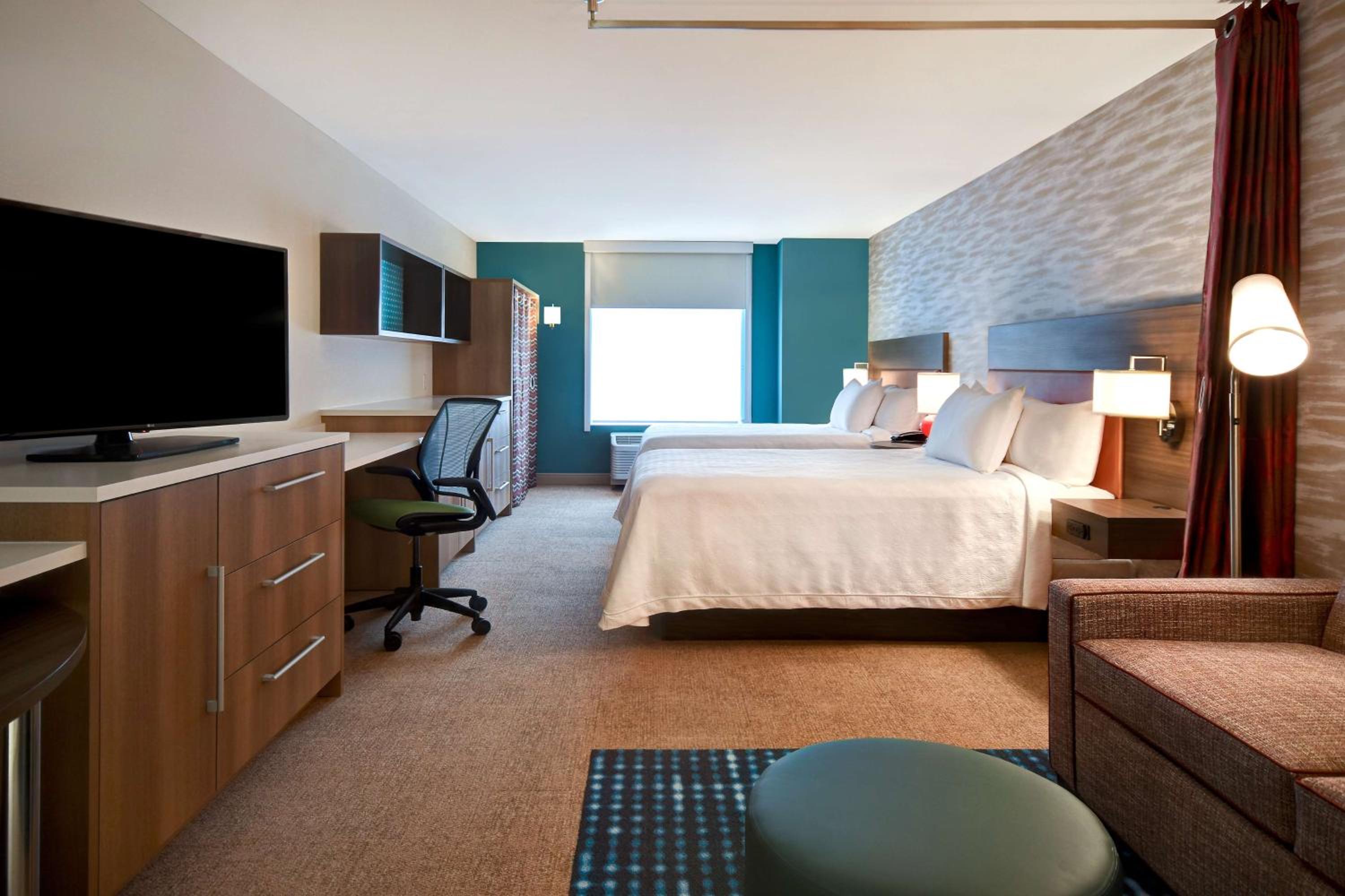 Queen Studio with Two Queen Beds - Non-Smoking - Photo 6