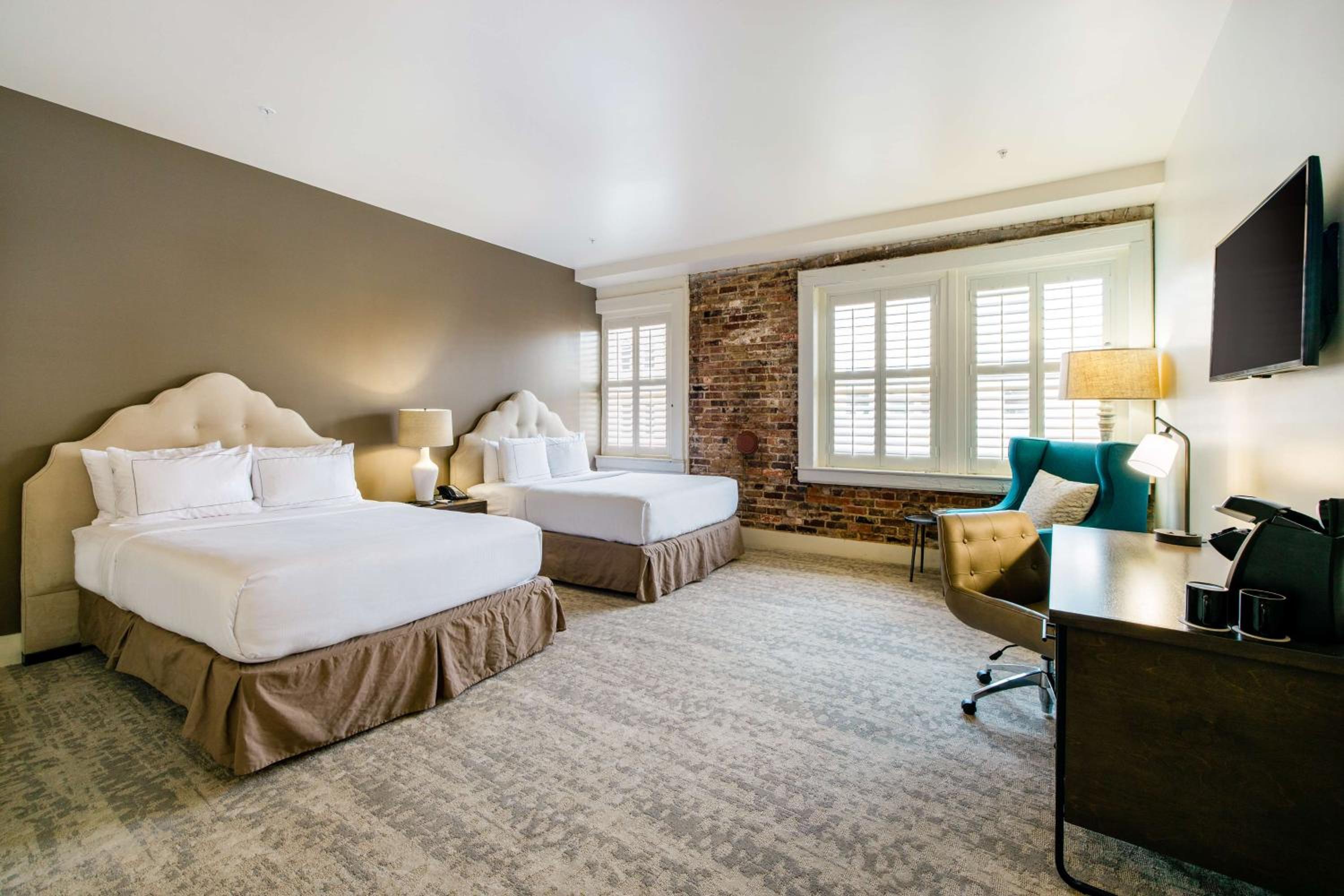 Queen Room with Two Queen Beds - Photo 1
