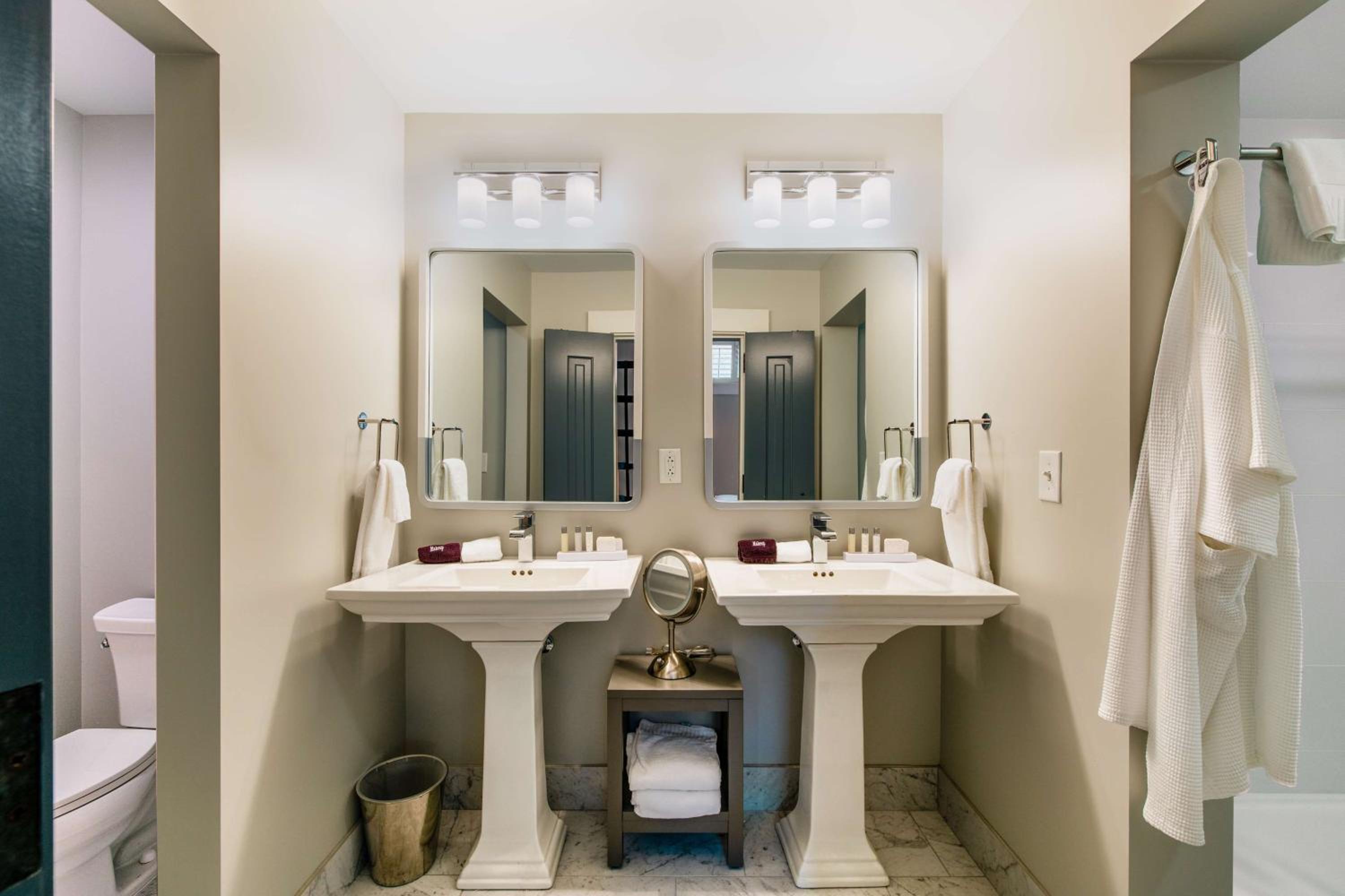 One-Bedroom King Suite - Photo 11