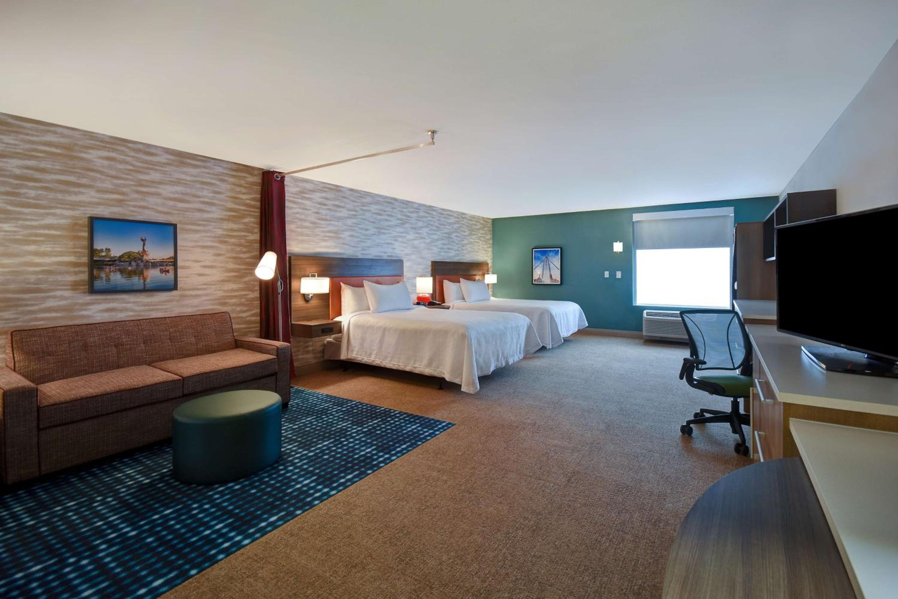 Queen Studio with Two Queen Beds - Mobility and Hearing Access/Non-Smoking - Photo 2