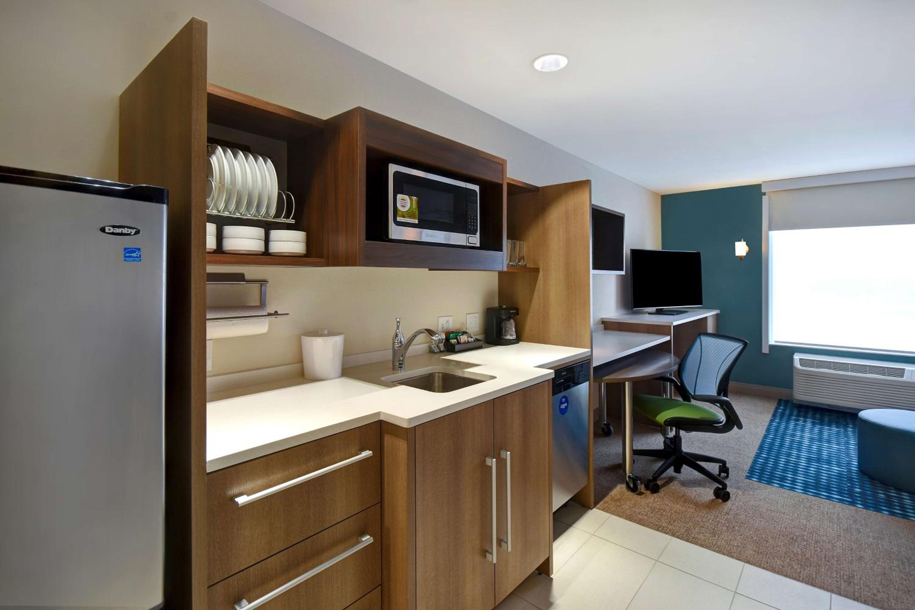 One-Bedroom King Suite - Non-Smoking - Photo 4