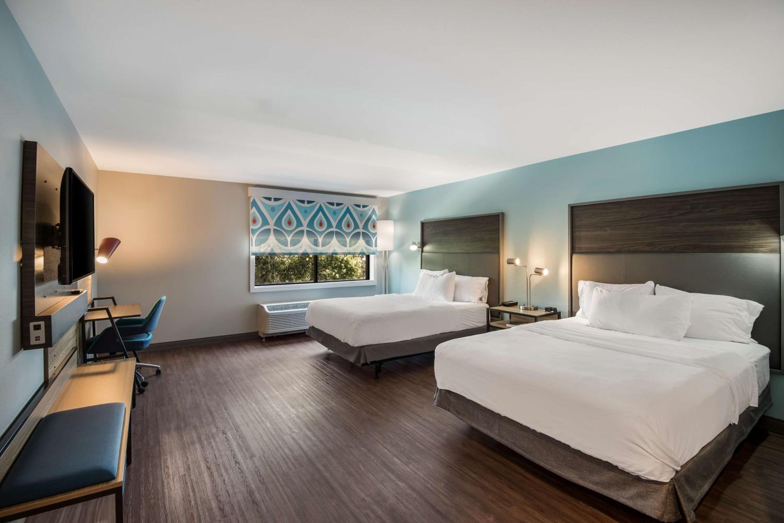 Queen Room with Two Queen Beds - Hearing Access - Photo 3