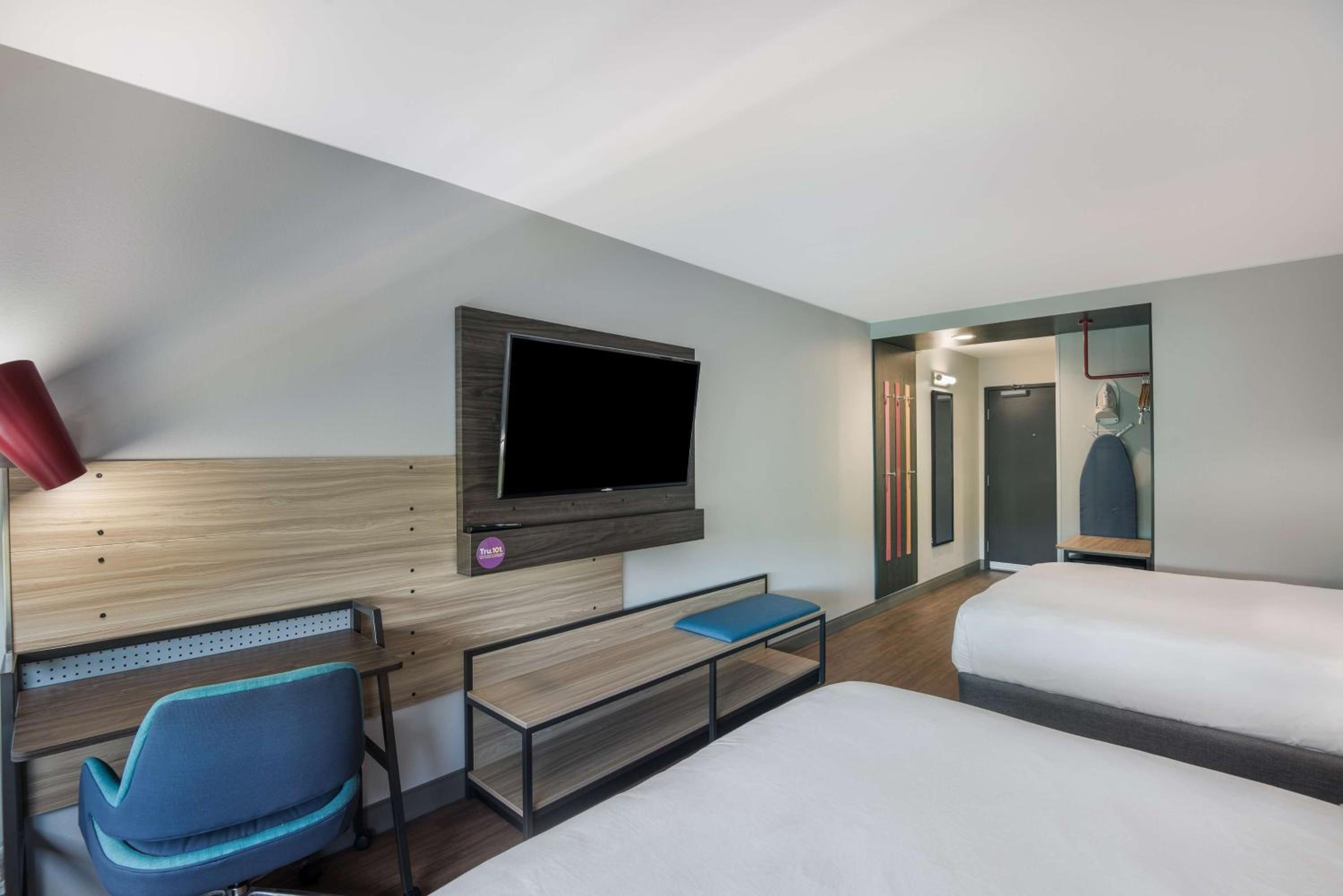 Queen Room with Two Queen Beds - Photo 1