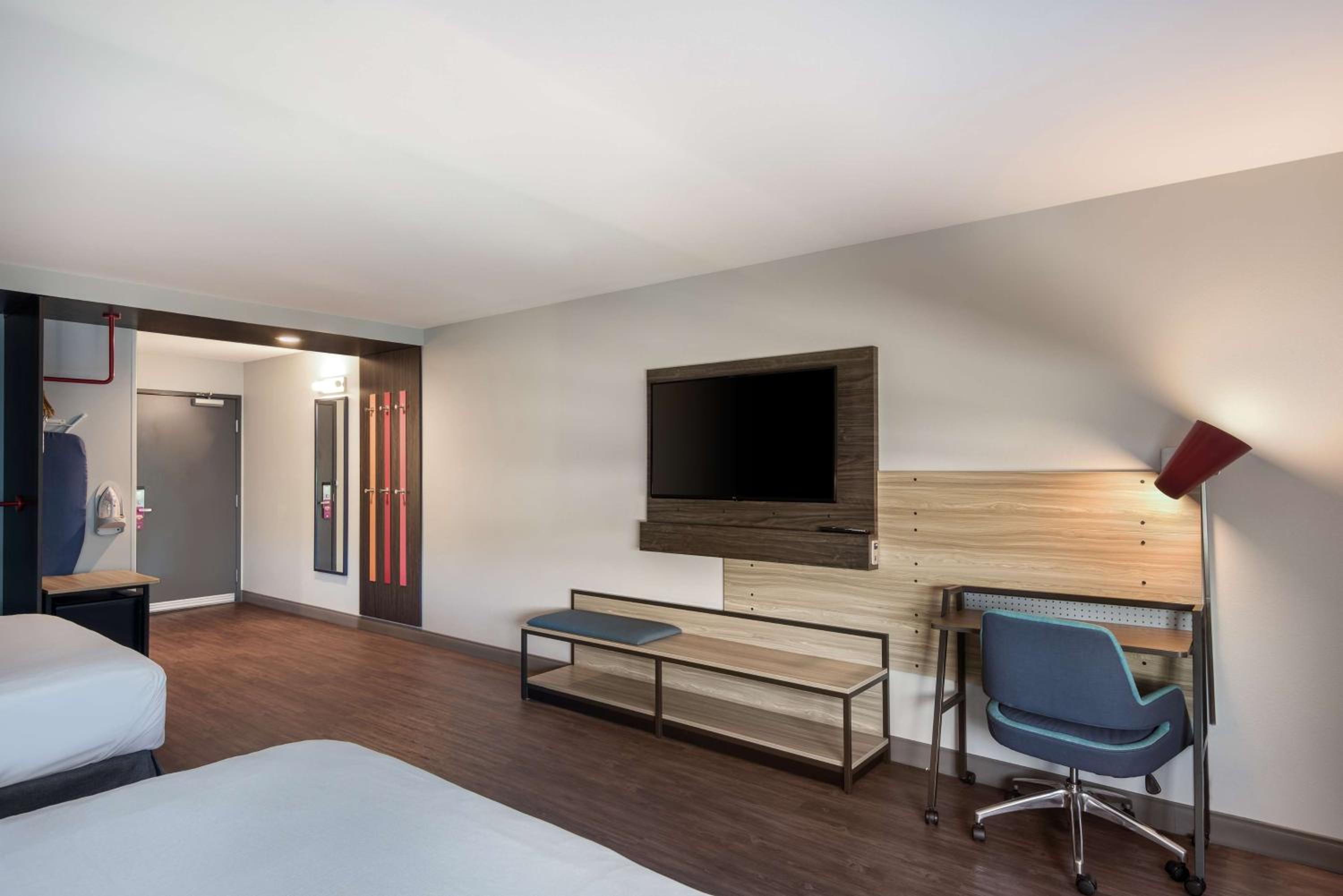 Queen Room with Two Queen Beds - Hearing Access - Photo 2