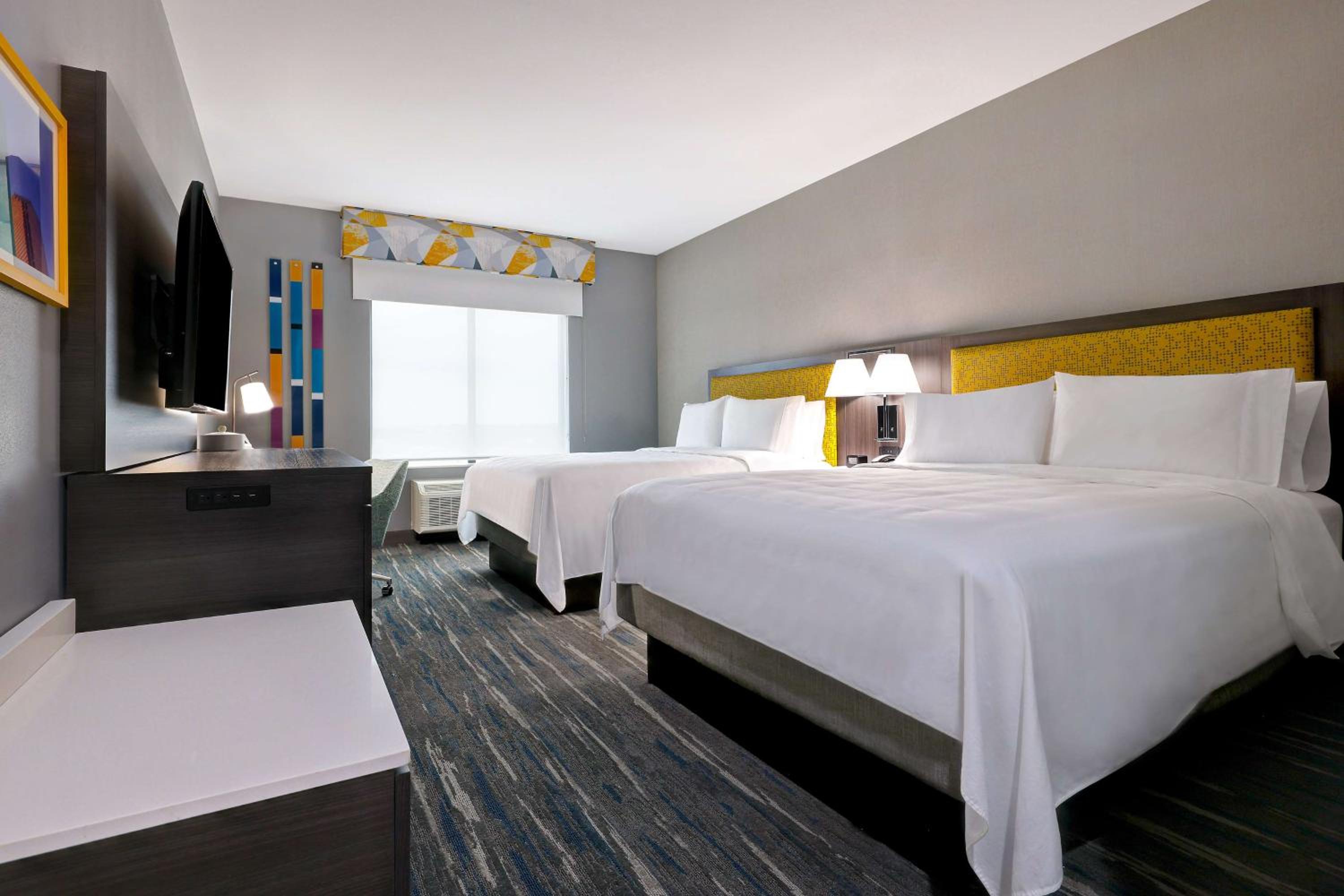 Queen Room with Two Queen Beds - Photo 1