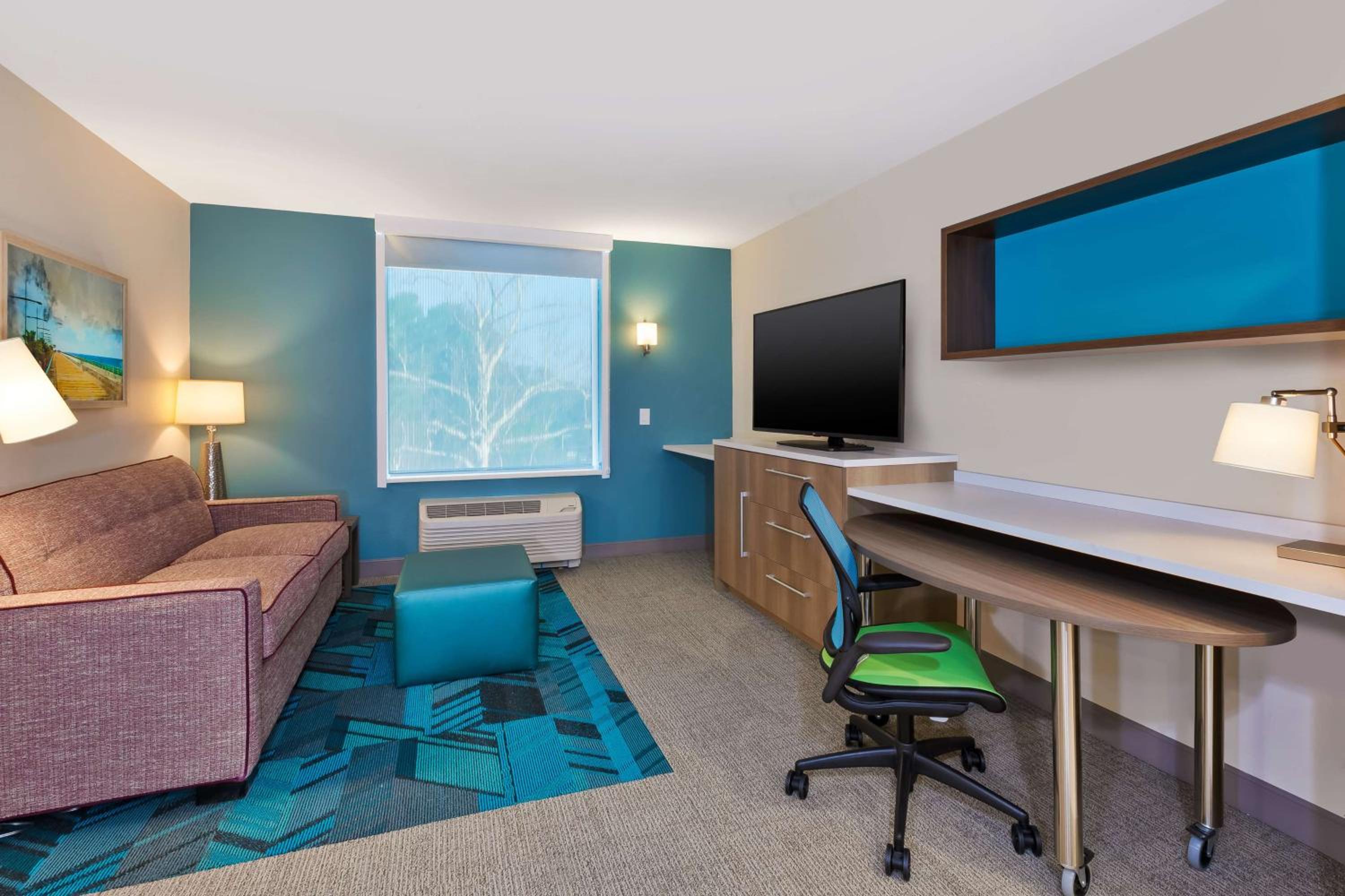 One-Bedroom King Suite - Non-Smoking - Photo 3