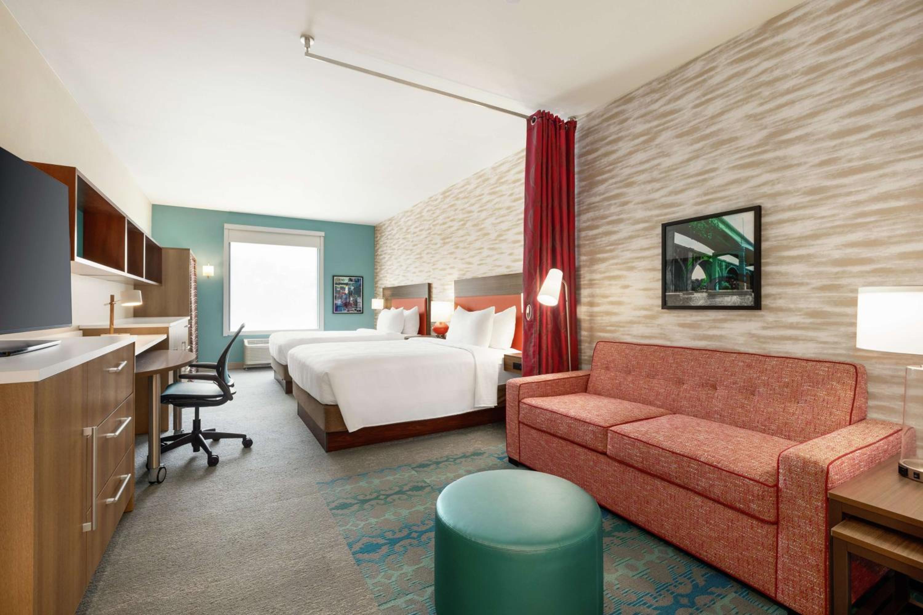 Queen Studio with Two Queen Beds - Non-Smoking - Photo 6