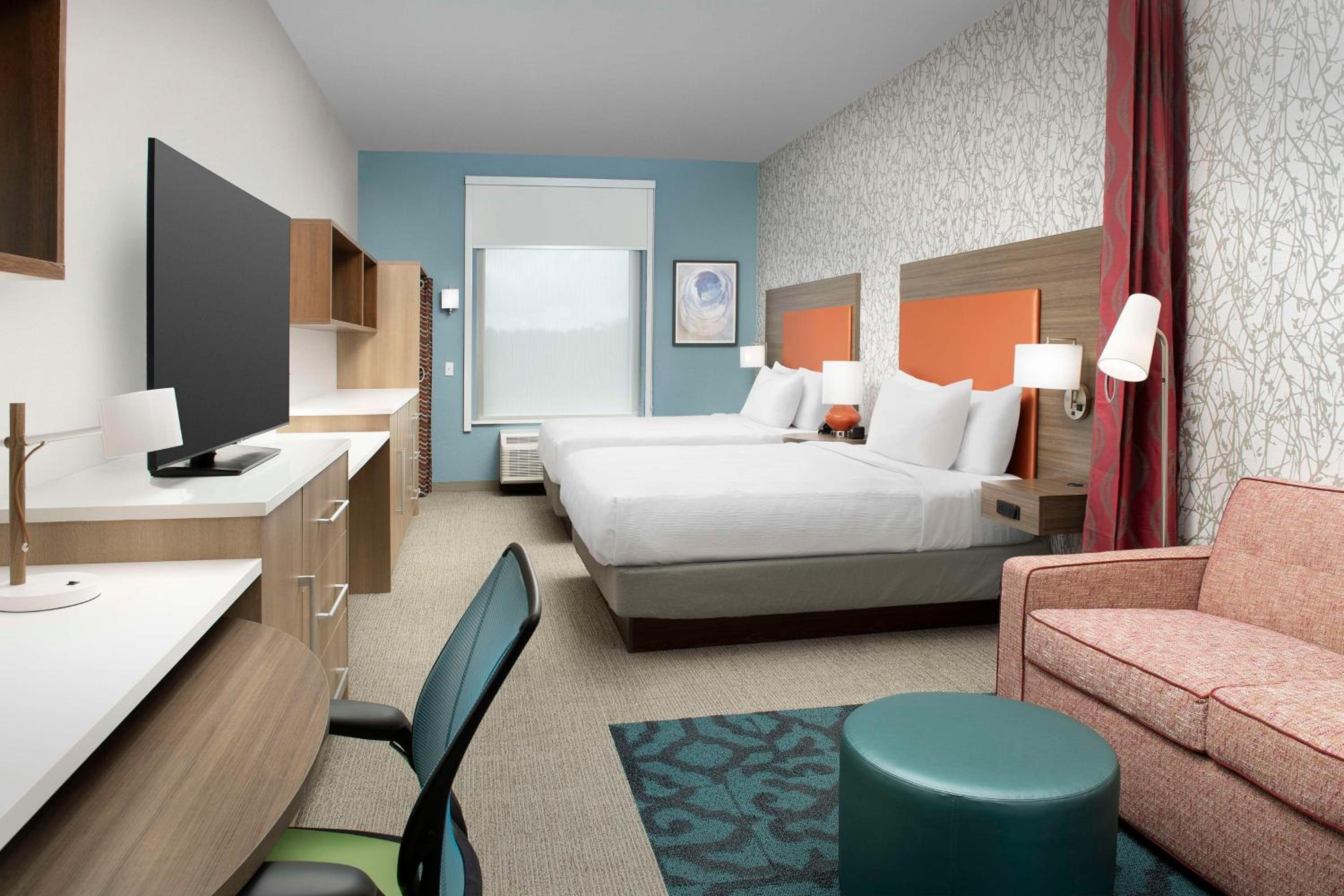 Queen Studio with Two Queen Beds - Non-Smoking - Photo 3