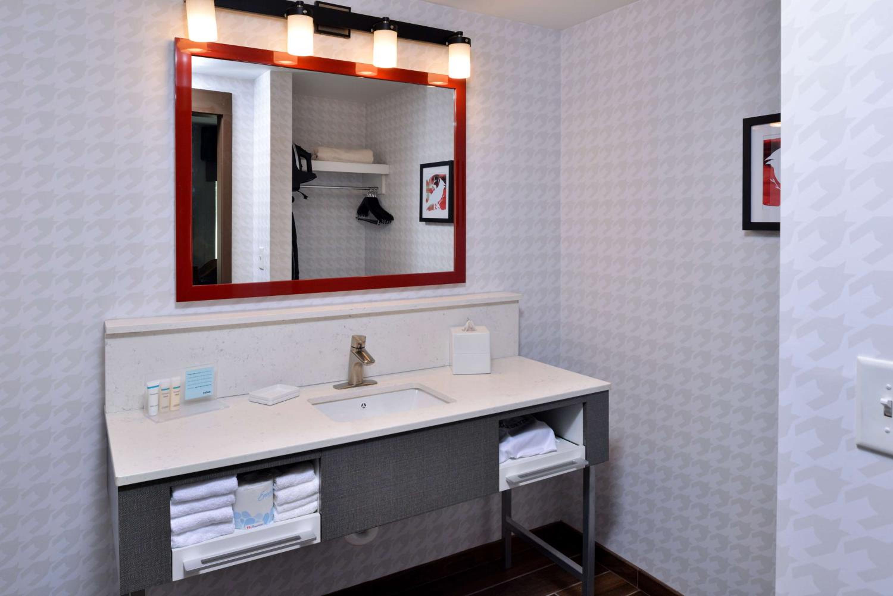 King Studio Suite - Photo 3
