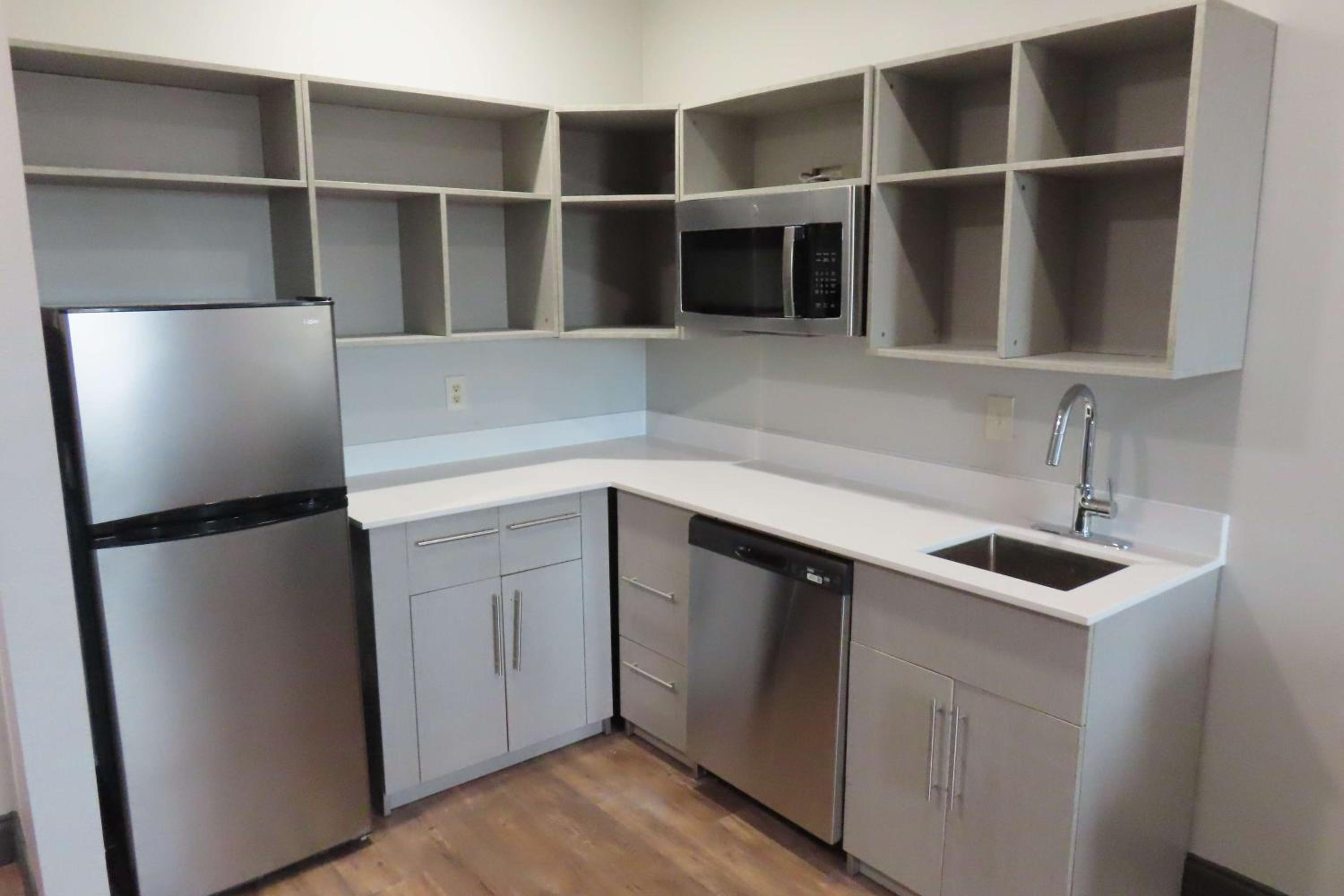 King Suite with Sofa Bed and Kitchenette - Non-Smoking - Photo 2
