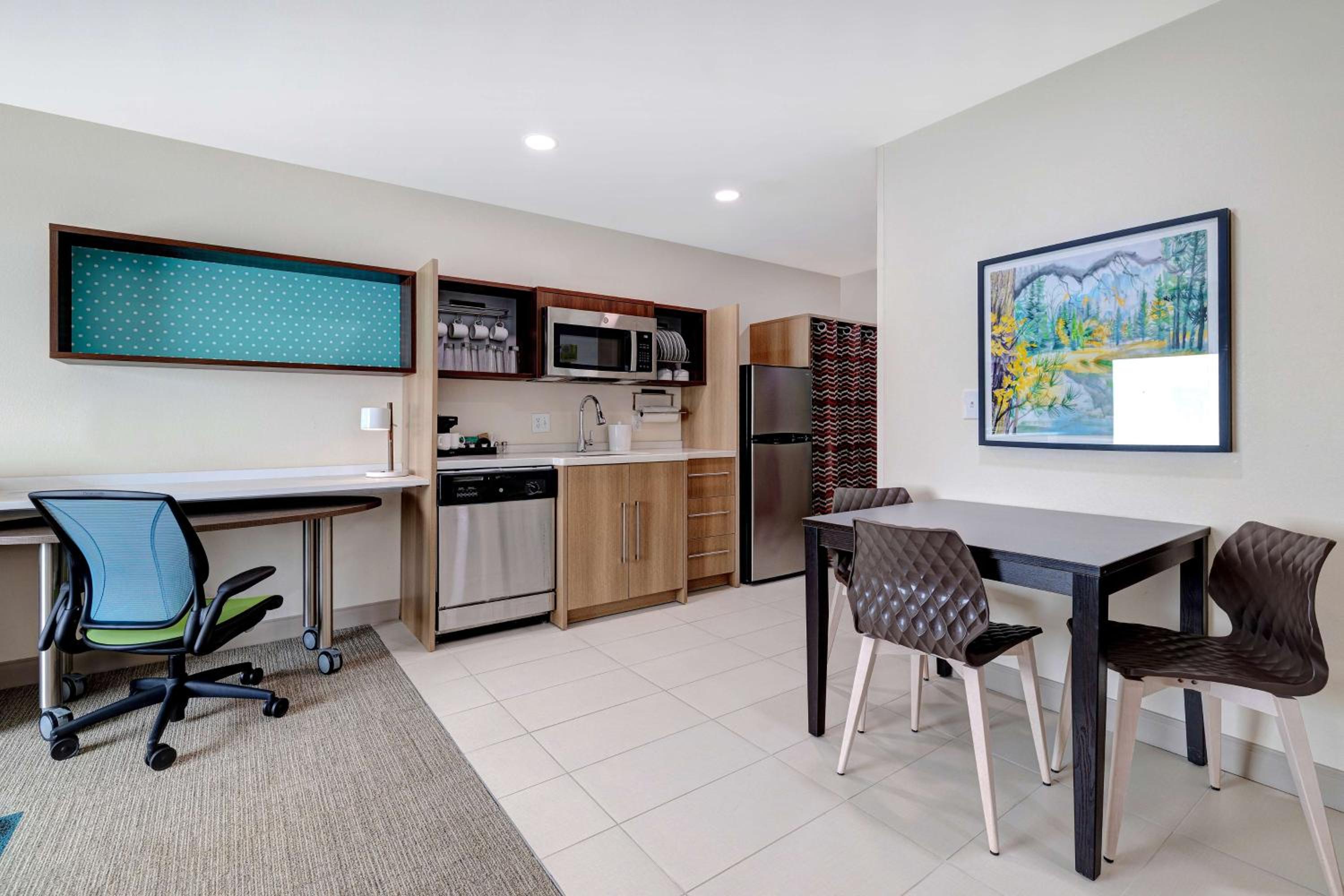 One-Bedroom King Suite - Non-Smoking - Photo 13