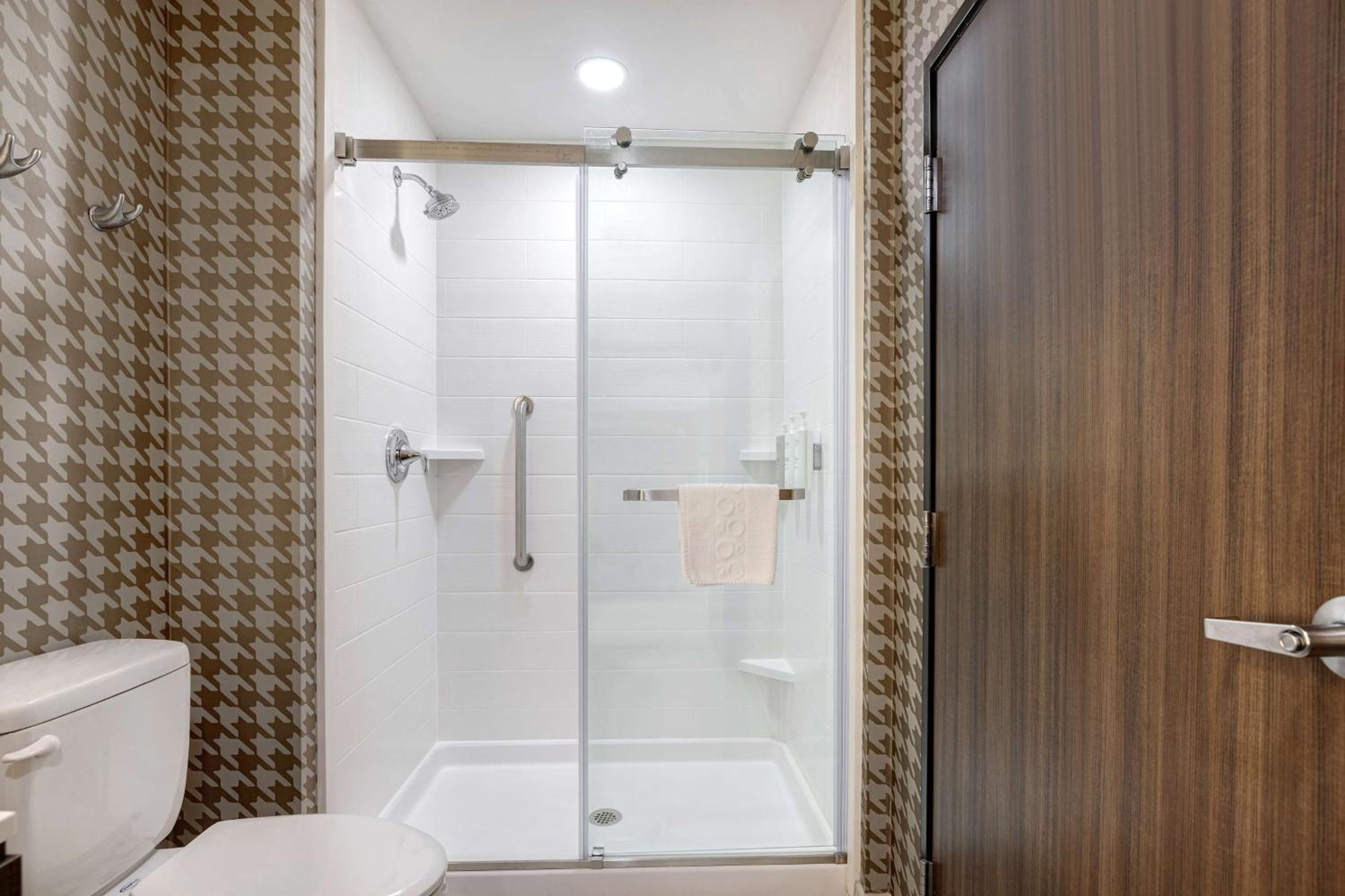 One-Bedroom King Suite - Non-Smoking - Photo 10