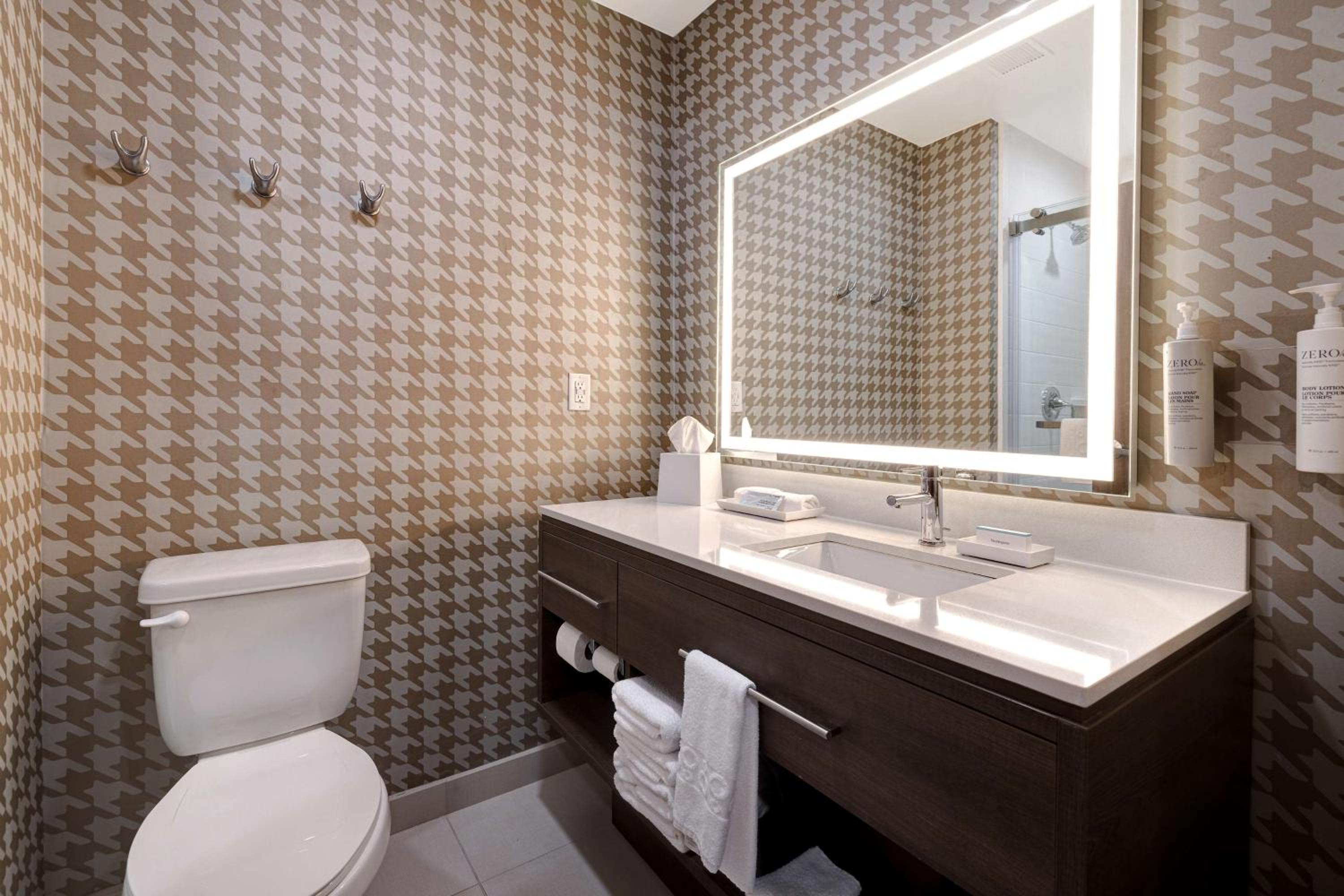King Studio Suite - Non-Smoking - Photo 6