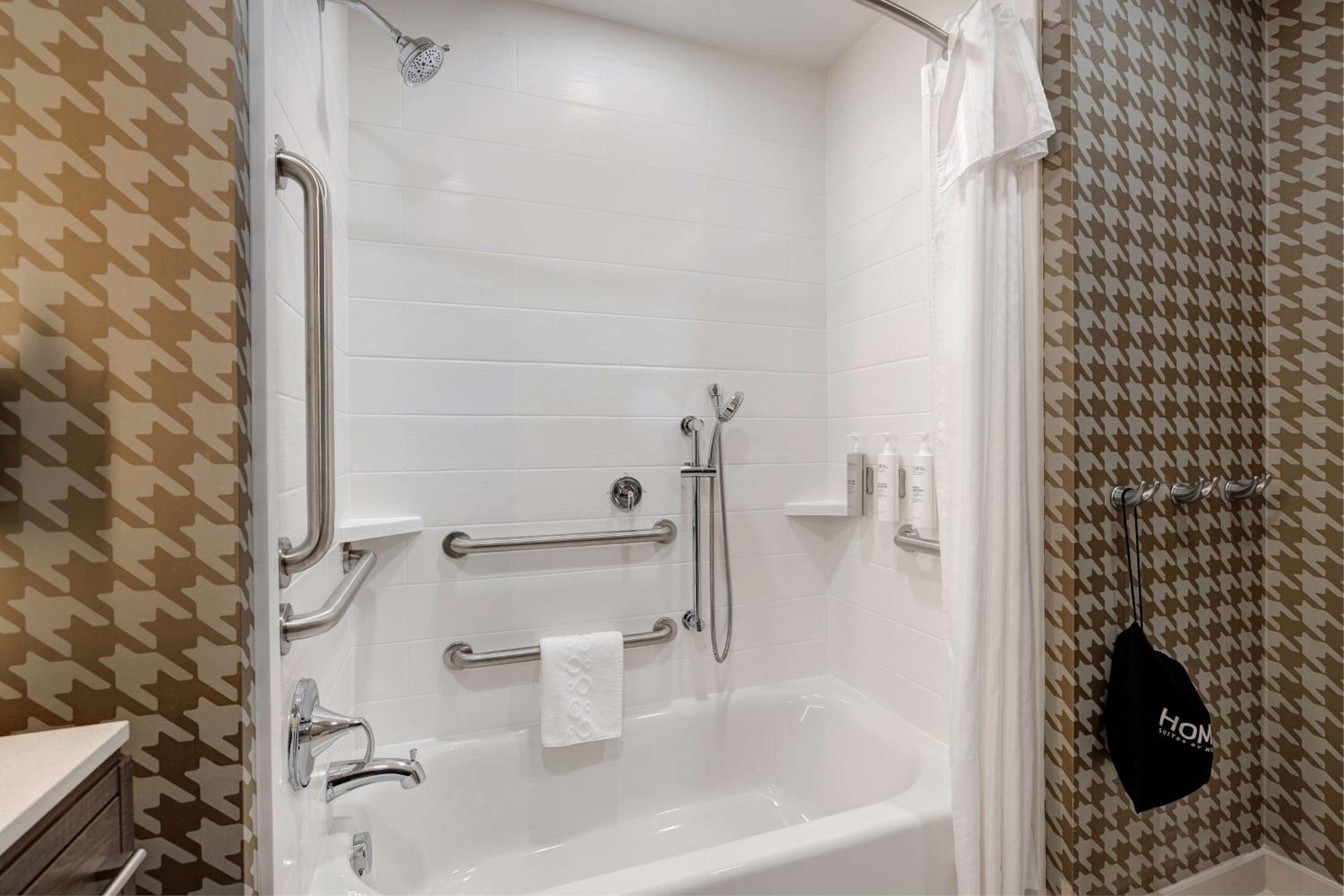 King Studio Suite - Mobility Access/Non-Smoking - Photo 5