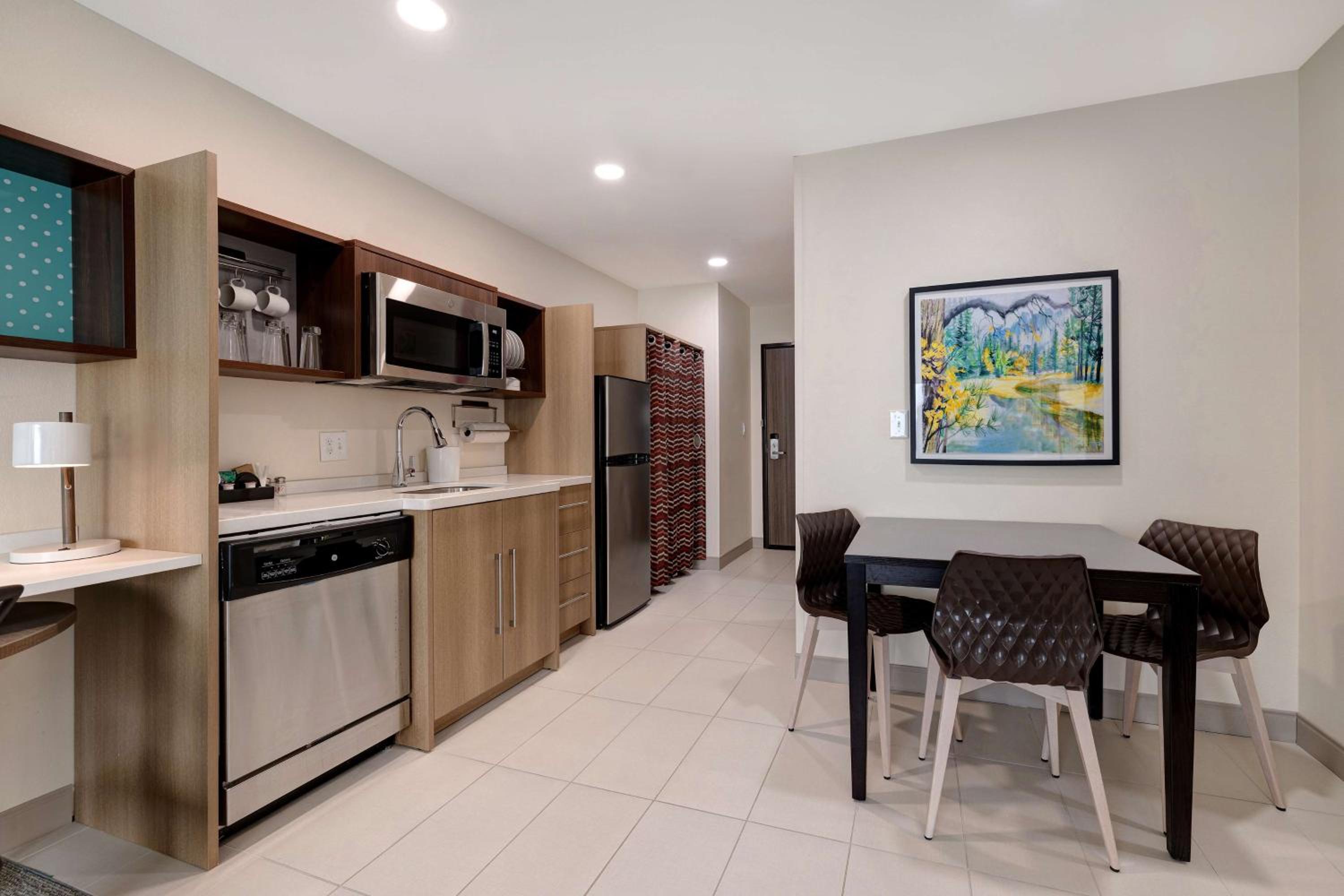 One-Bedroom King Suite - Non-Smoking - Photo 11