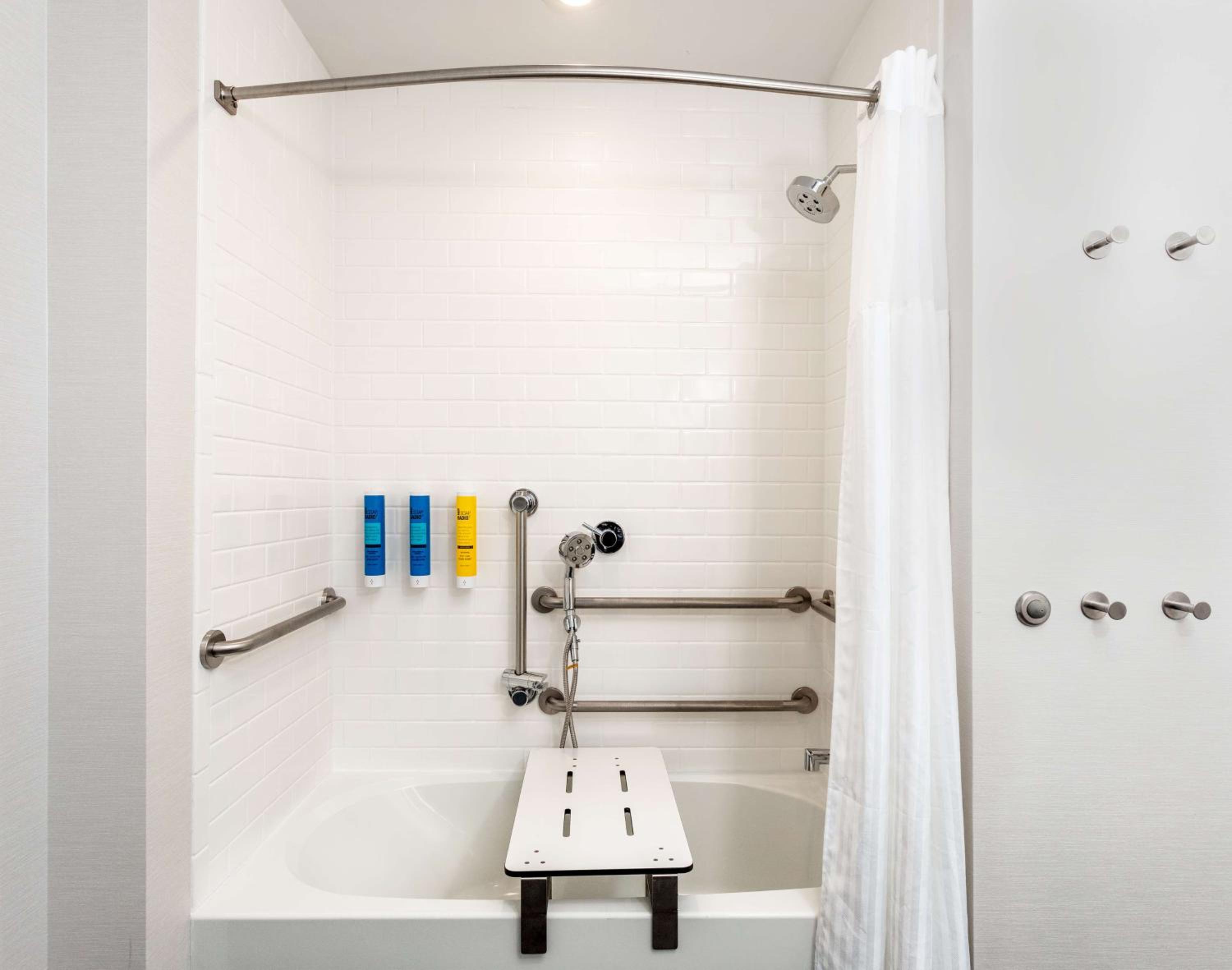 King Room with Bath Tub - Mobility/Hearing Accessible  - Photo 2