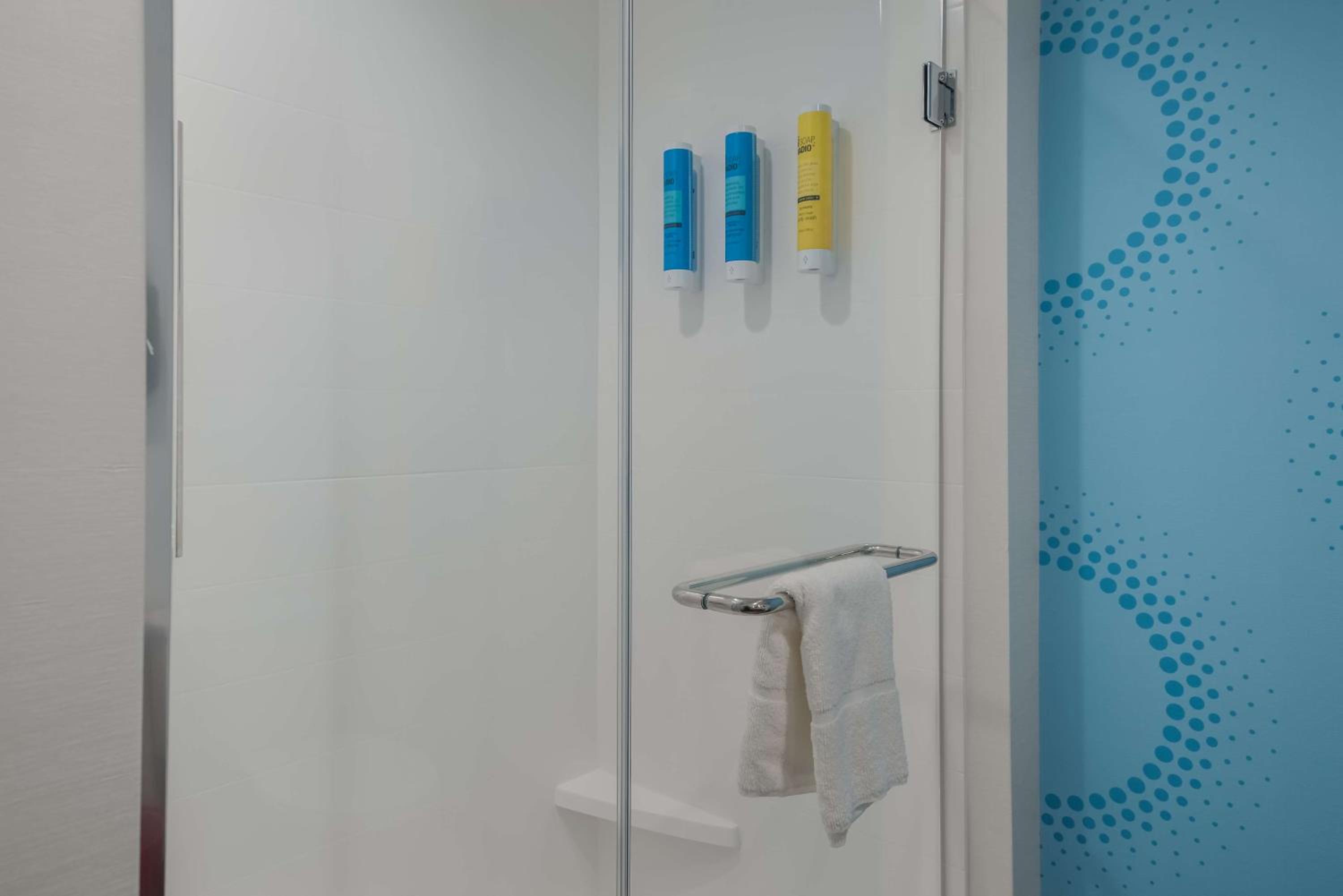 King Room - Hearing Access - Photo 4