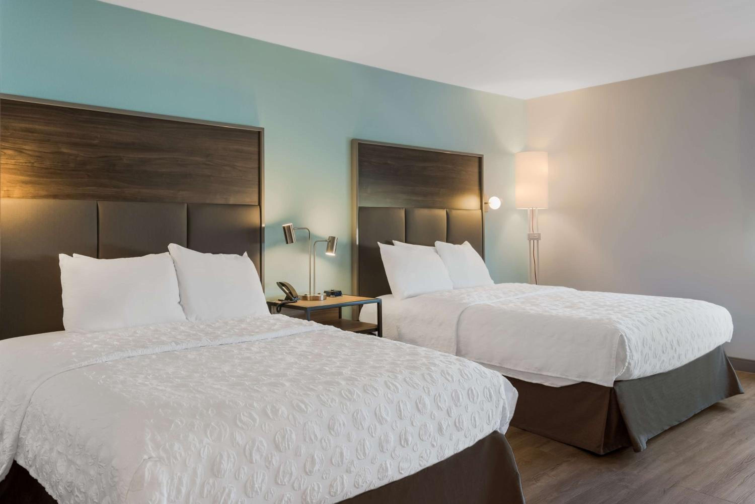 Queen Room with Two Queen Beds - Mobility Access - Photo 2