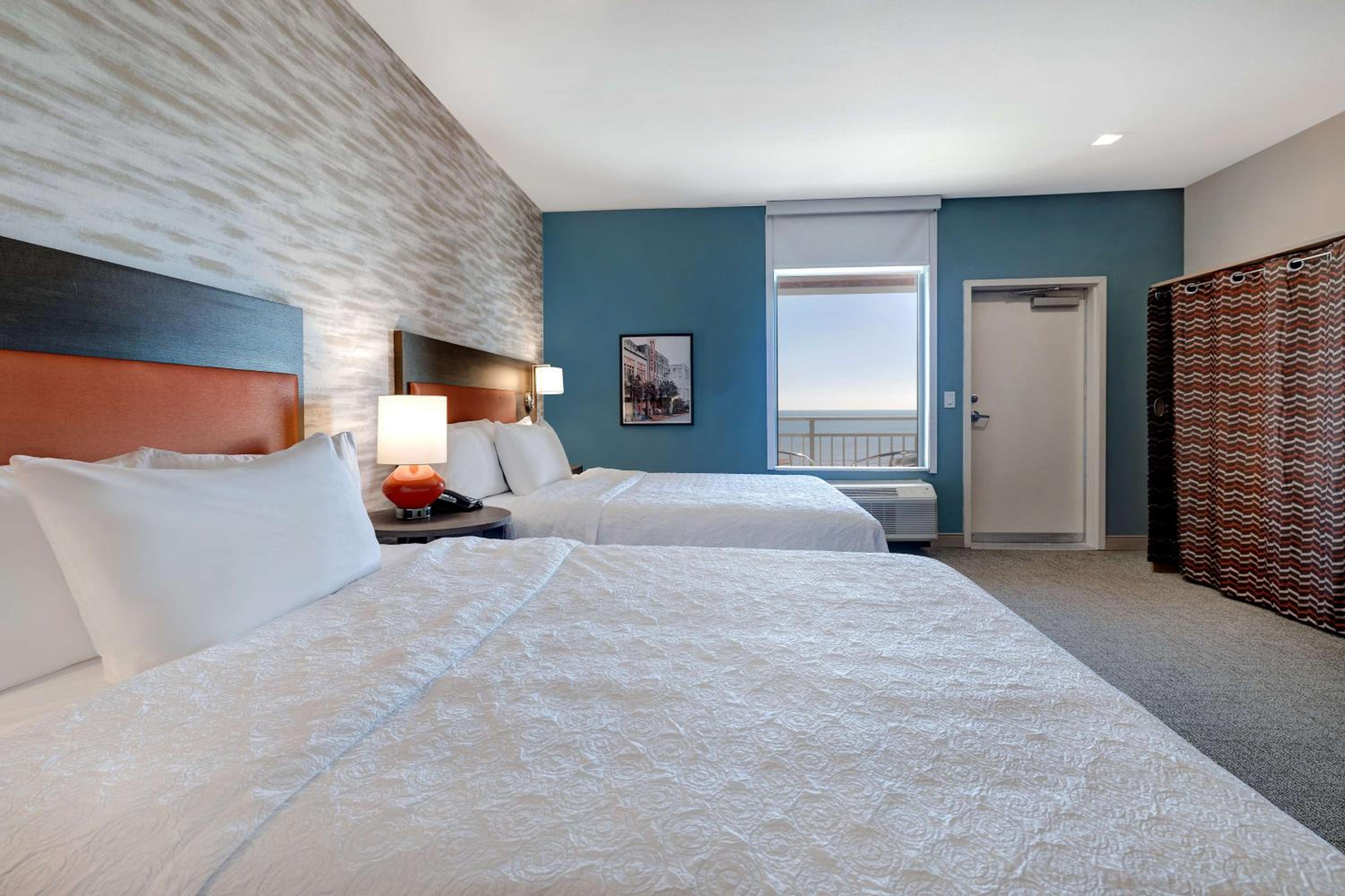 Studio Suite with Two Queen Beds and Tub - Mobility Access - Photo 1