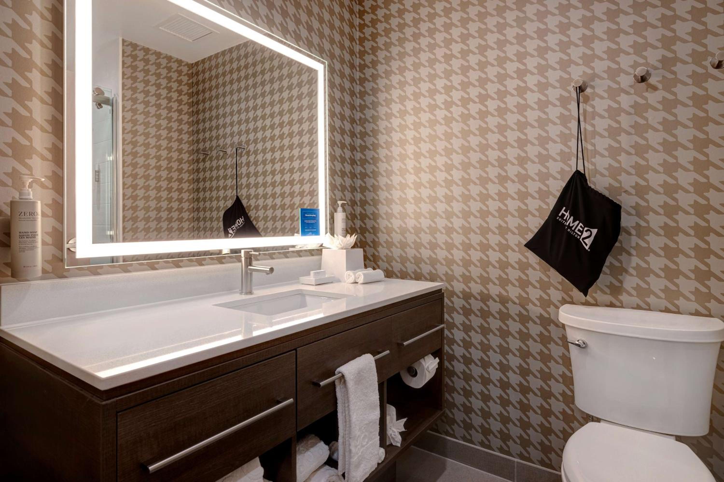 King Studio Suite - Photo 2